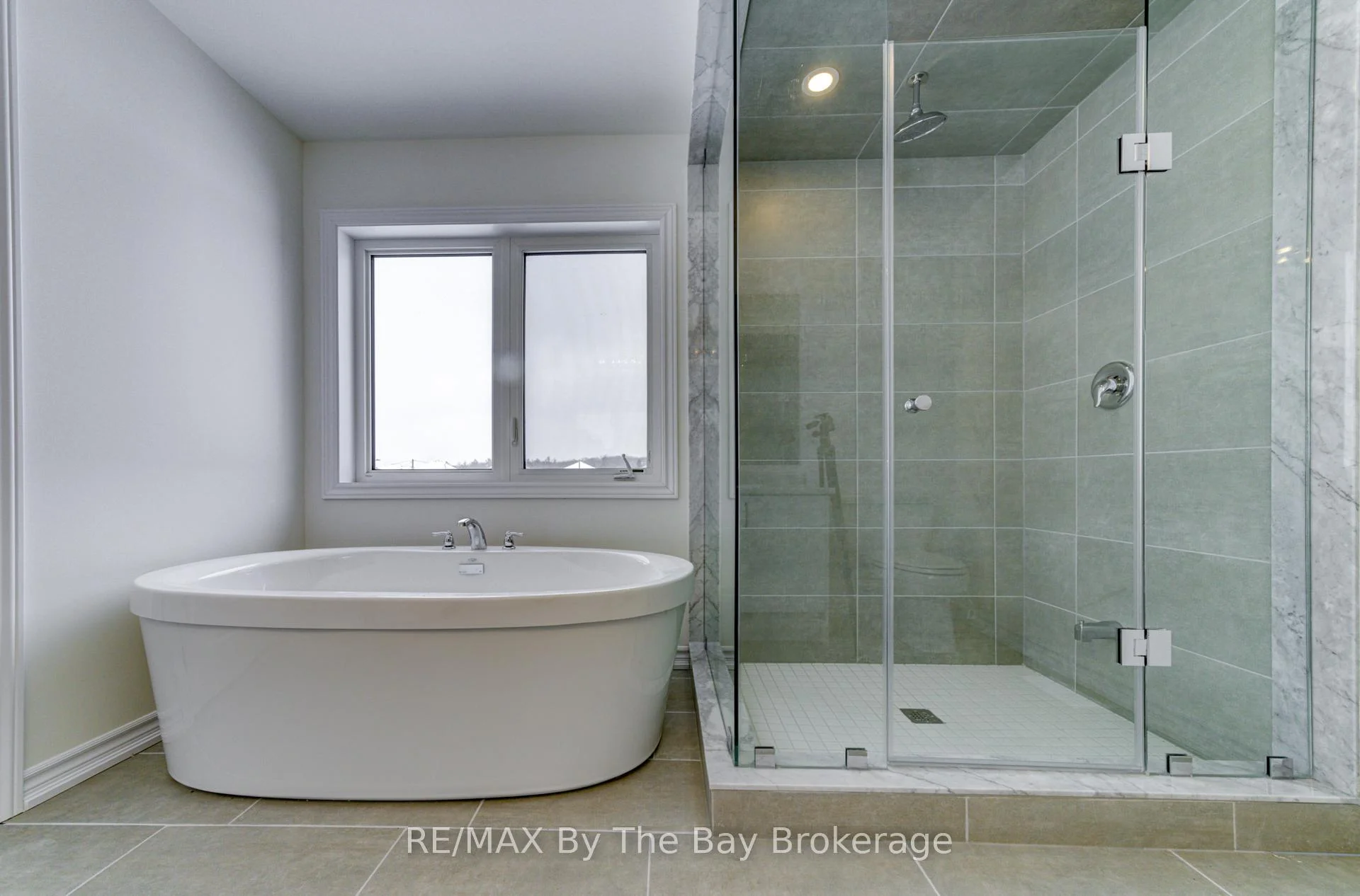 Photo 67 of 61 Rosanne Circle, Wasaga Beach — HOMEH
