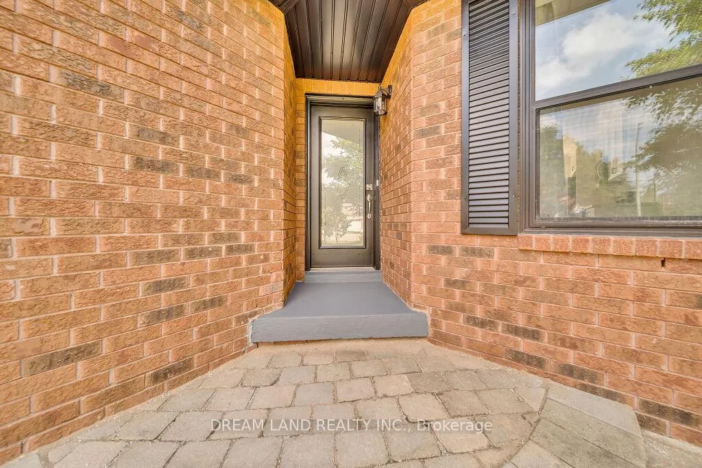 Photo 3 of 272 Barber Drive, Halton Hills, Georgetown — HOMEH
