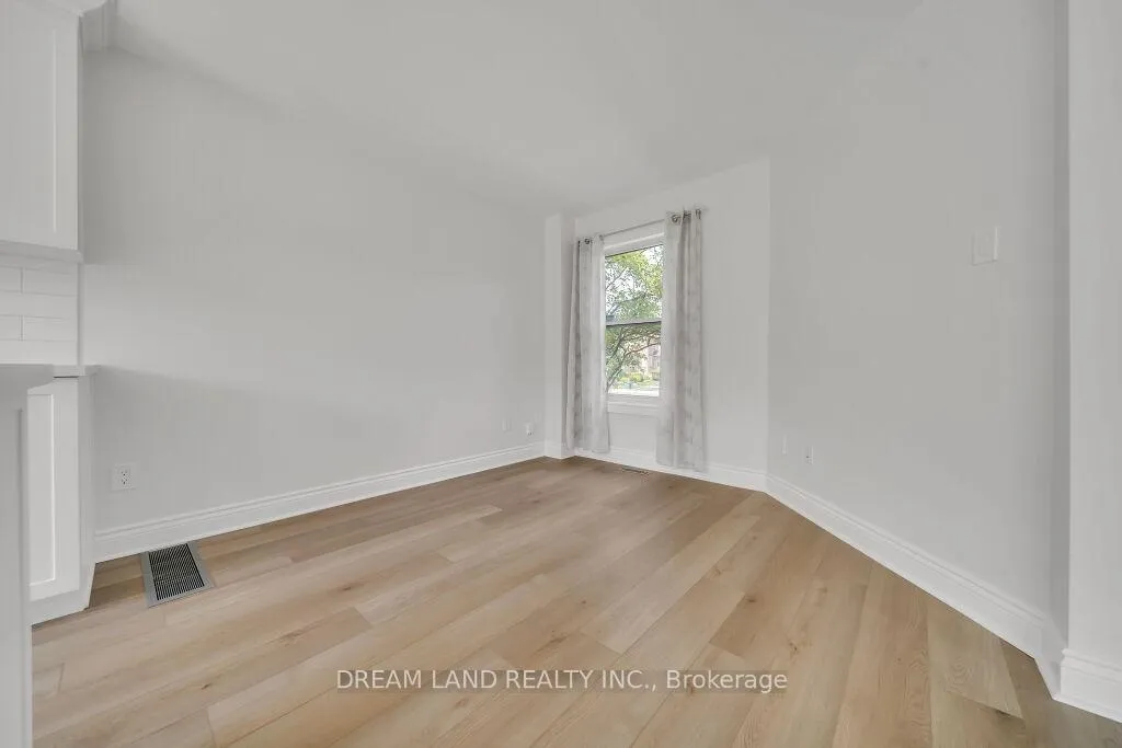 Photo 9 of 272 Barber Drive, Halton Hills, Georgetown — HOMEH