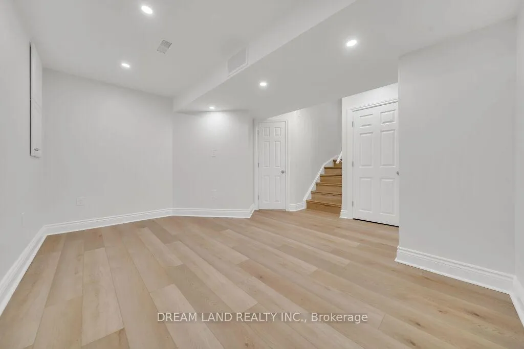 Photo 21 of 272 Barber Drive, Halton Hills, Georgetown — HOMEH