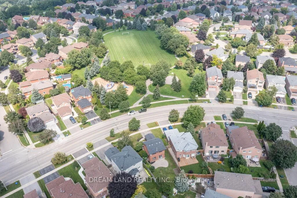 Photo 25 of 272 Barber Drive, Halton Hills, Georgetown — HOMEH