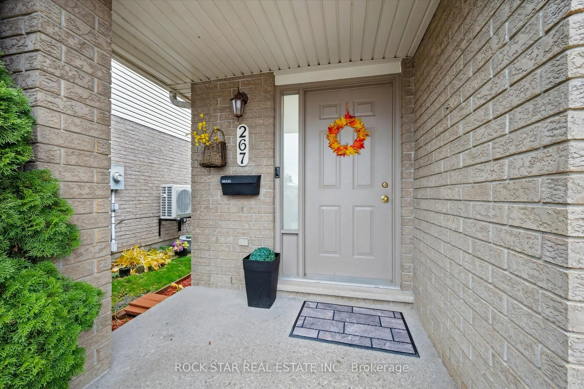 Photo 3 of 267 Grey Fox Drive, Kitchener — HOMEH