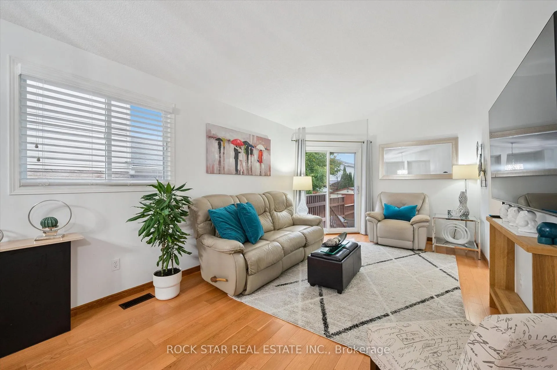 Photo 8 of 267 Grey Fox Drive, Kitchener — HOMEH