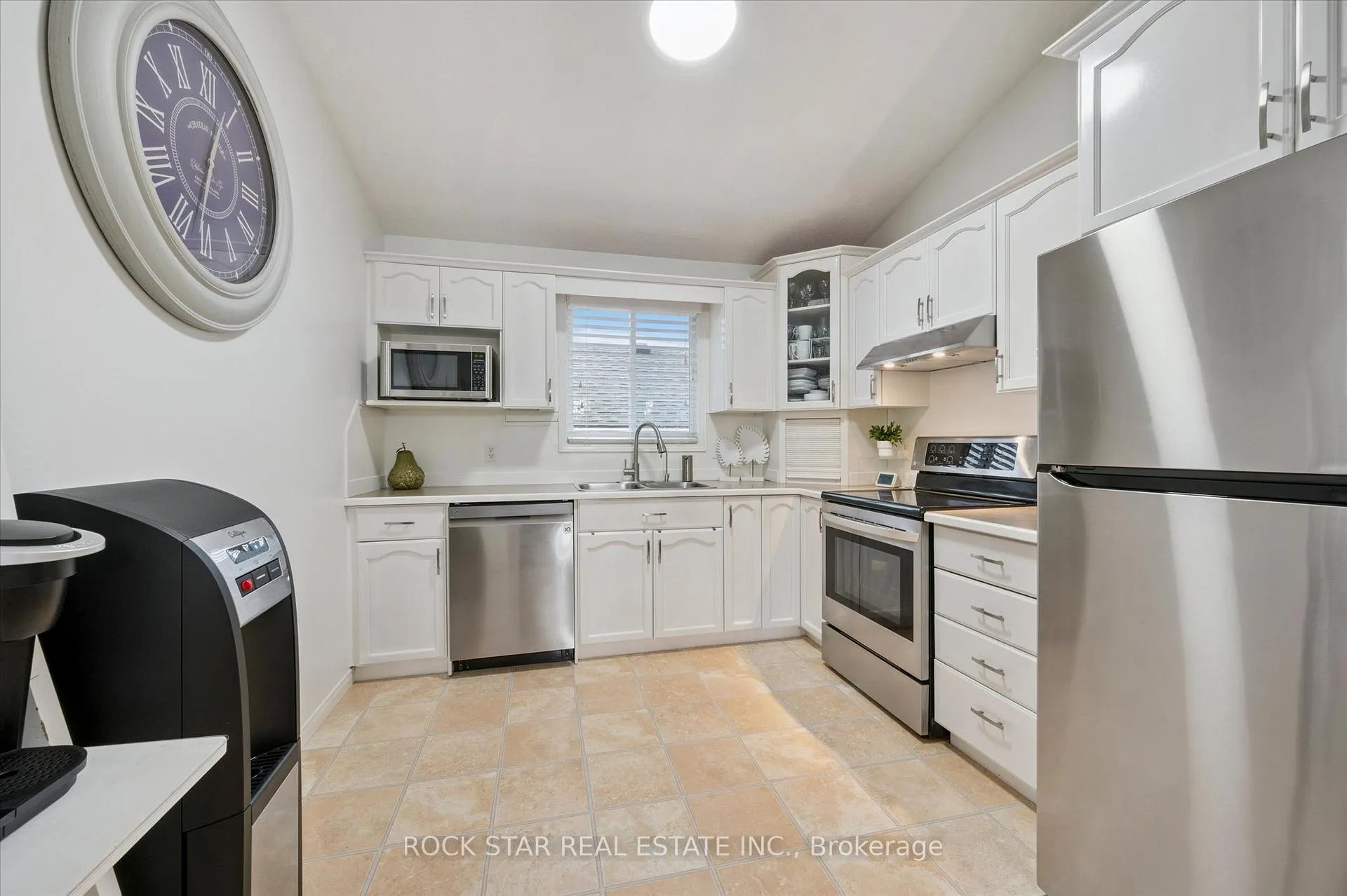 Photo 10 of 267 Grey Fox Drive, Kitchener — HOMEH