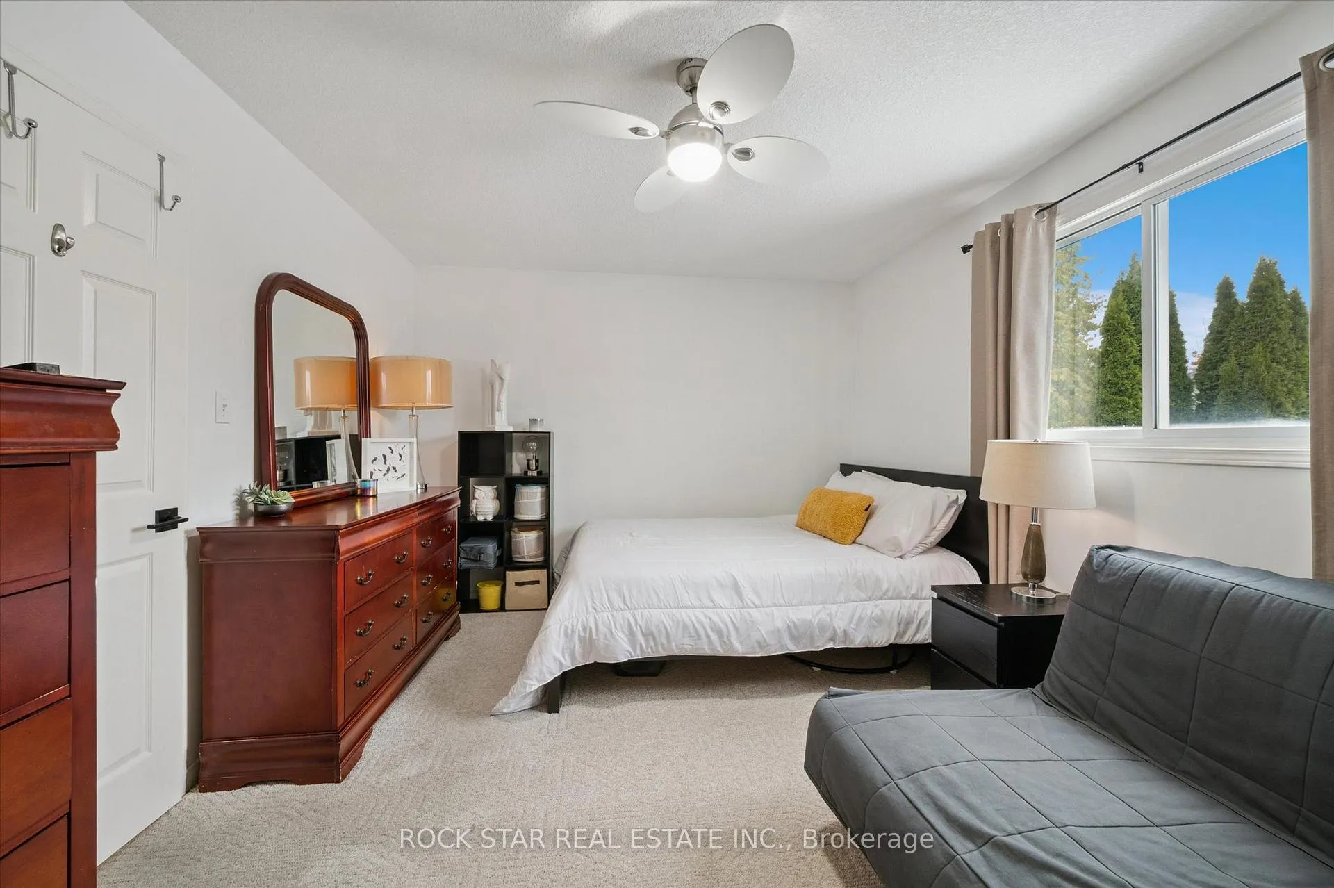 Photo 13 of 267 Grey Fox Drive, Kitchener — HOMEH