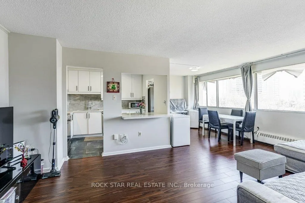 Photo 7 of Unit 708, 10 Sunny Glenway, Toronto, Flemingdon Park — HOMEH