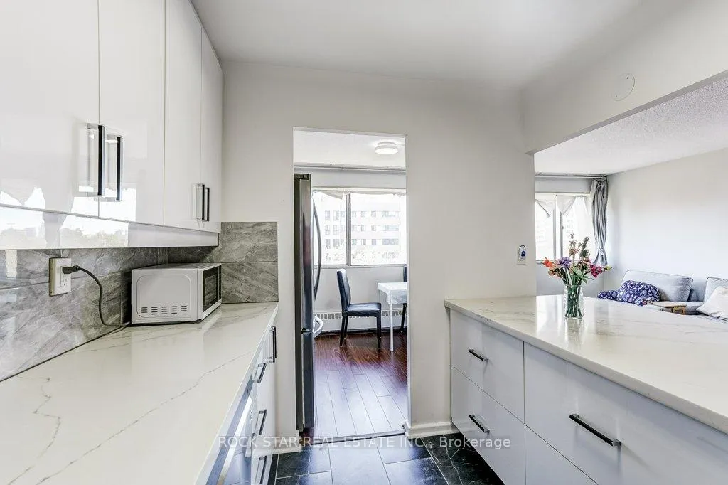 Photo 14 of Unit 708, 10 Sunny Glenway, Toronto, Flemingdon Park — HOMEH