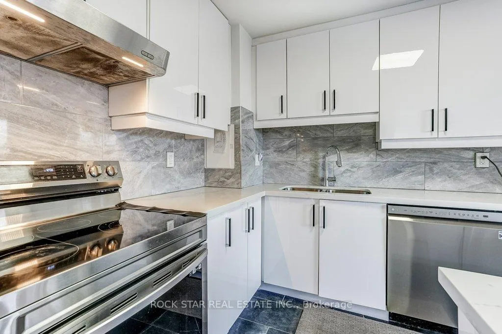 Photo 15 of Unit 708, 10 Sunny Glenway, Toronto, Flemingdon Park — HOMEH