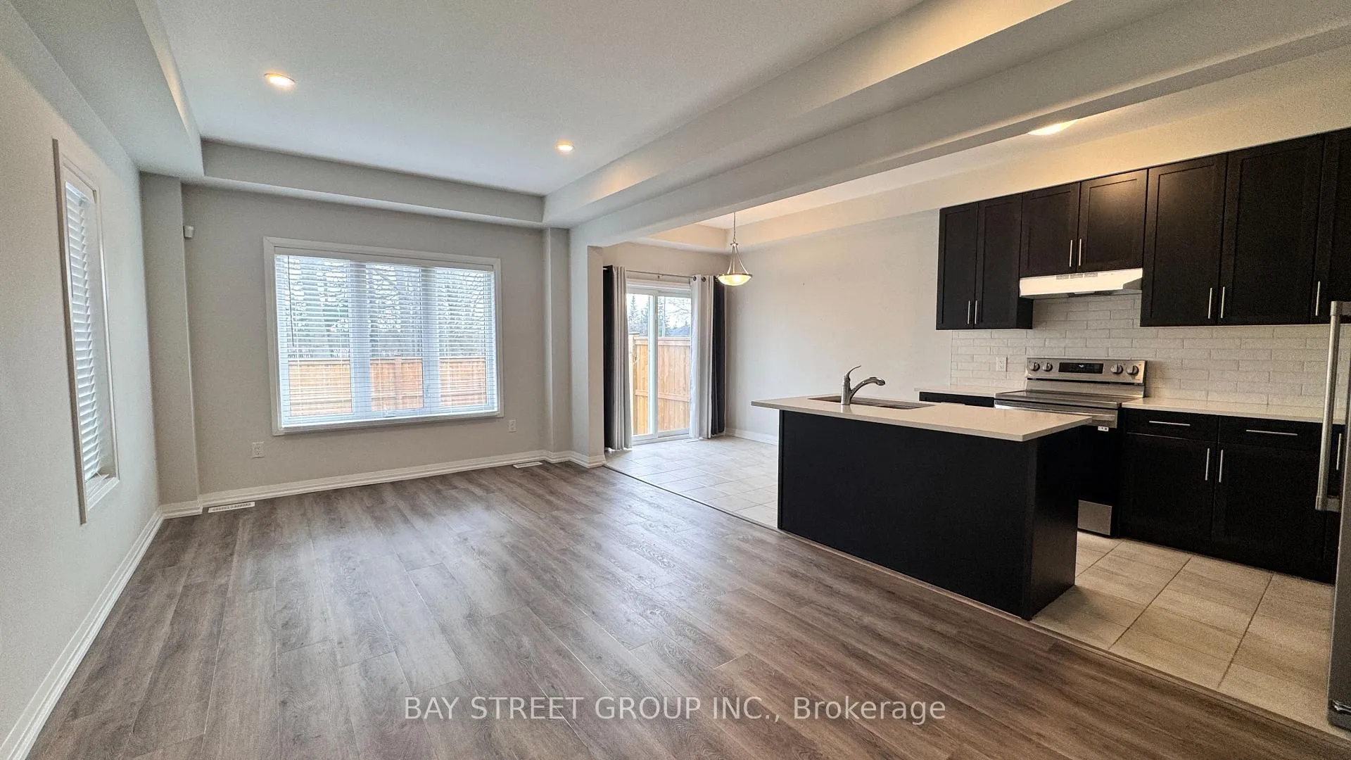 Photo 6 of 9348 White Oak Avenue, Niagara Falls, Lyons Creek — HOMEH