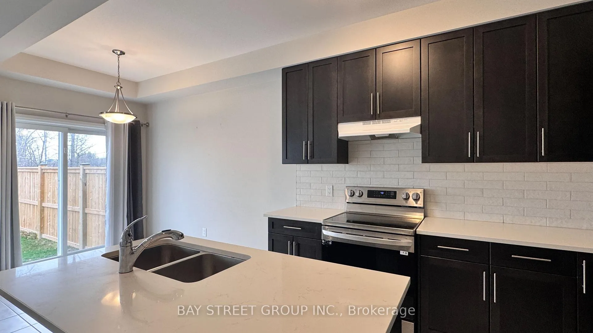 Photo 8 of 9348 White Oak Avenue, Niagara Falls, Lyons Creek — HOMEH