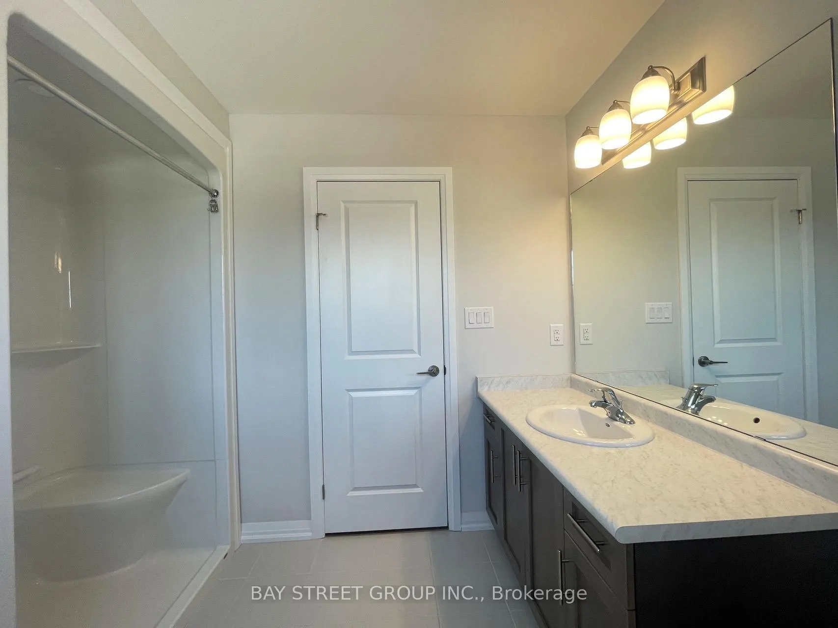 Photo 17 of 9348 White Oak Avenue, Niagara Falls, Lyons Creek — HOMEH