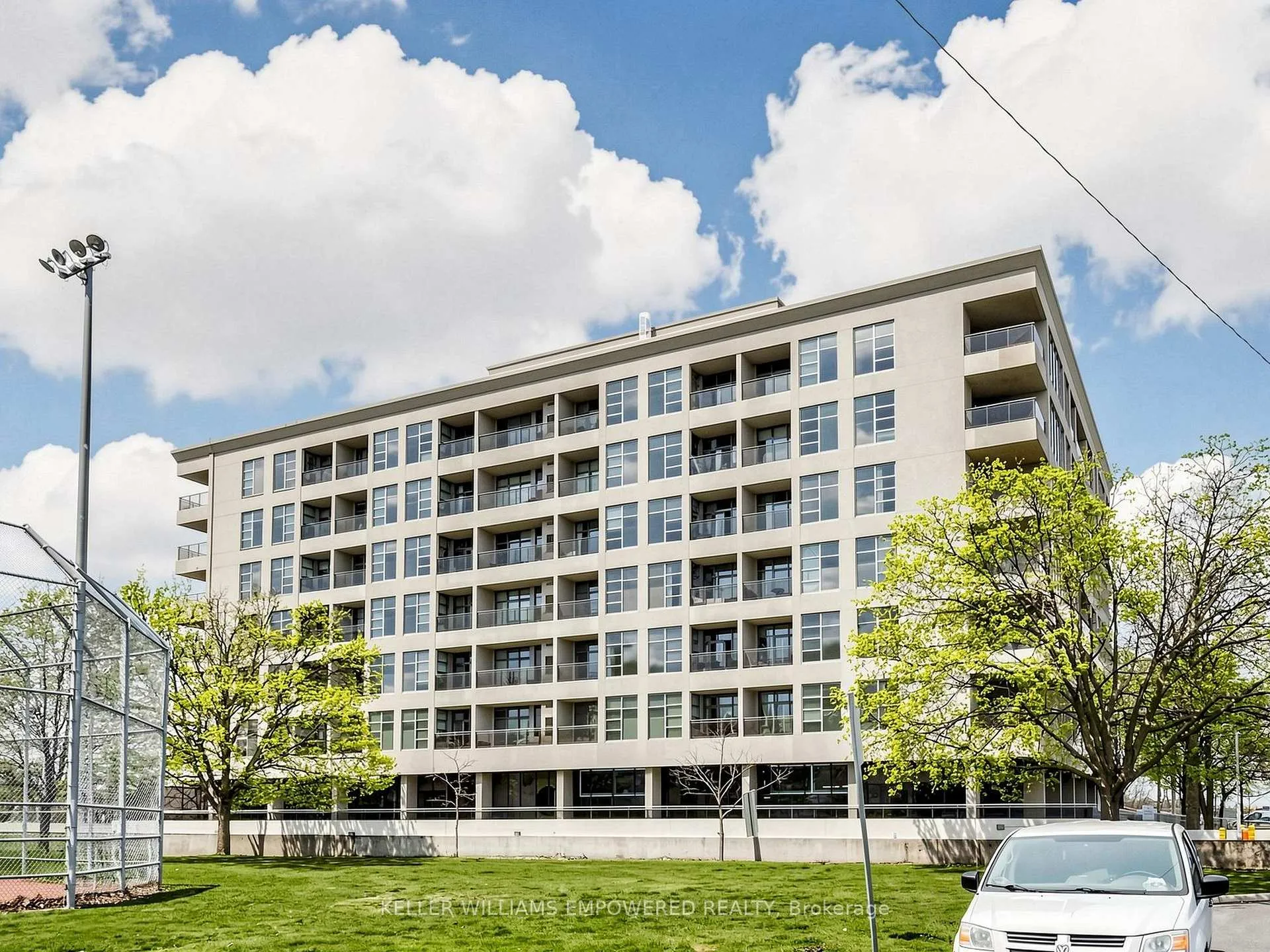 Photo 2 of Unit 316, 1 Leaside Park Drive, Toronto, Leaside — HOMEH