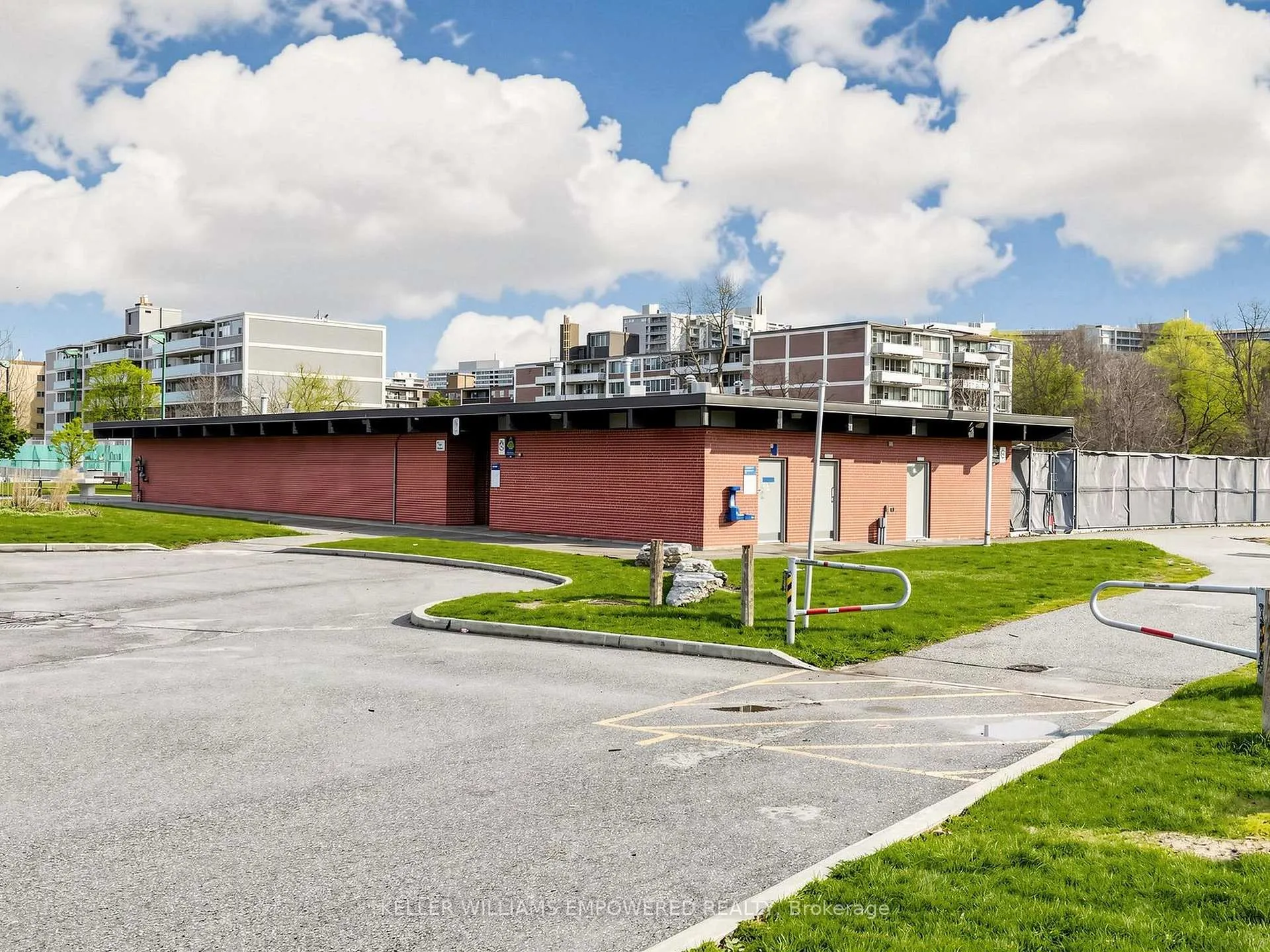 Photo 49 of Unit 316, 1 Leaside Park Drive, Toronto, Leaside — HOMEH
