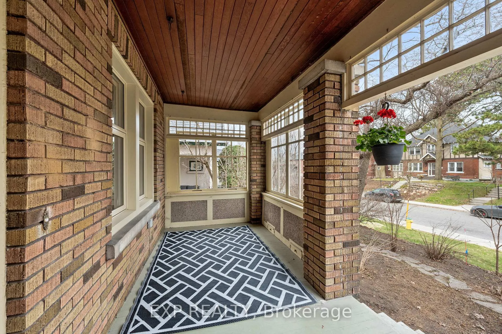 Photo 4 of 10 Lakeside Avenue, Ottawa, Dows Lake — HOMEH