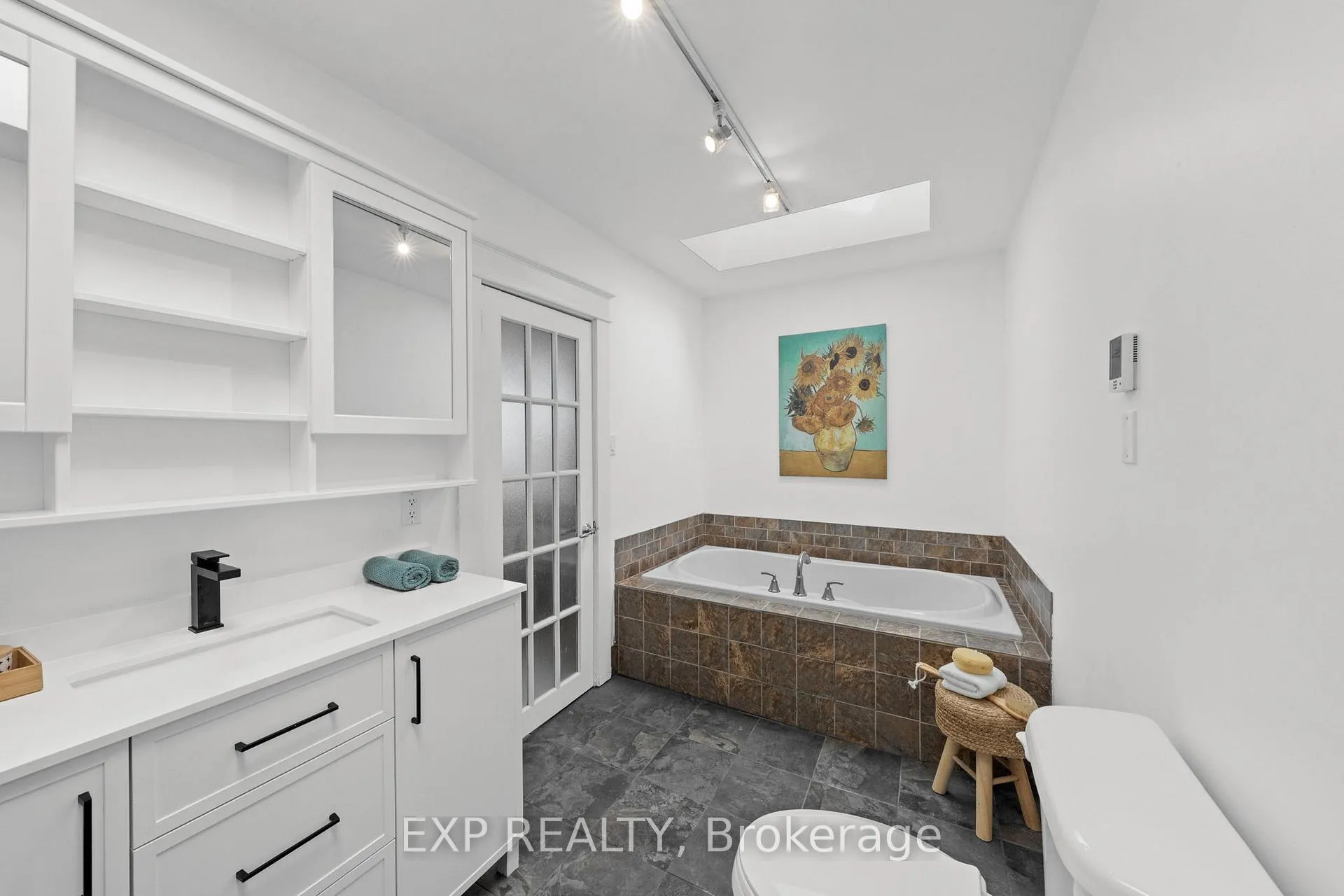 Photo 33 of 10 Lakeside Avenue, Ottawa, Dows Lake — HOMEH