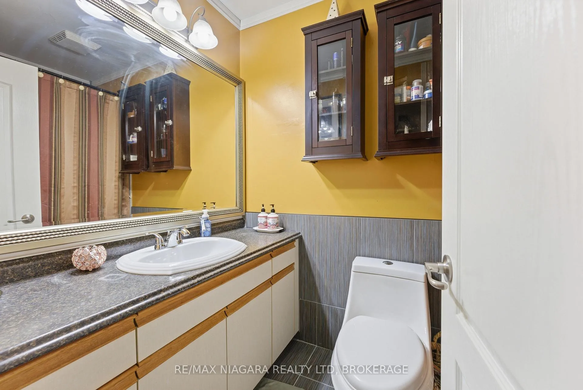 Photo 12 of 81 Commercial Street, Welland, Lincoln/Crowland — HOMEH