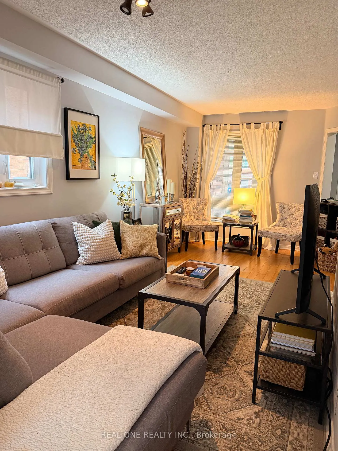 Photo 1 of 2244 Dale Ridge Drive, Oakville, West Oak Trails — HOMEH