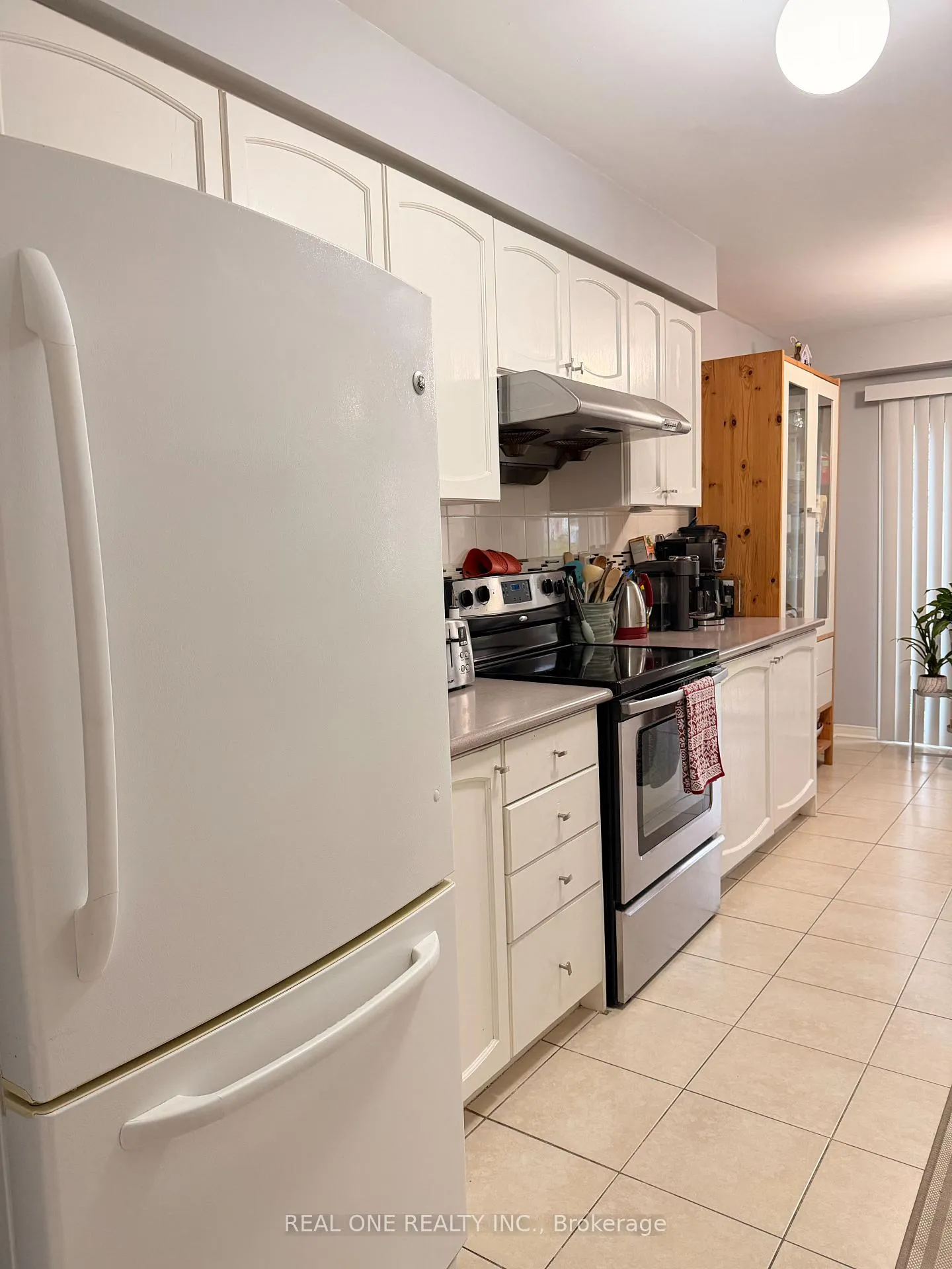 Photo 4 of 2244 Dale Ridge Drive, Oakville, West Oak Trails — HOMEH