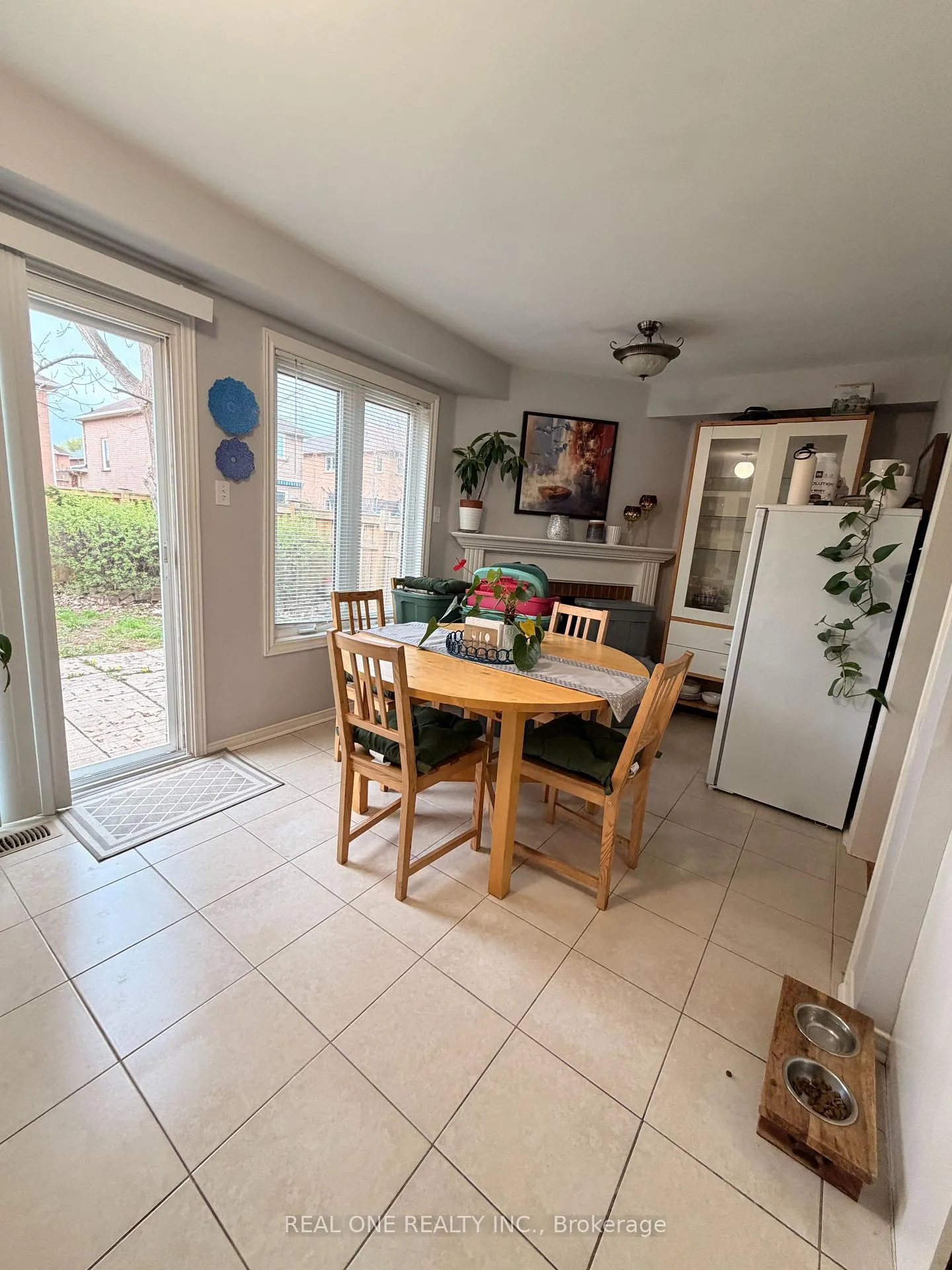 Photo 8 of 2244 Dale Ridge Drive, Oakville, West Oak Trails — HOMEH