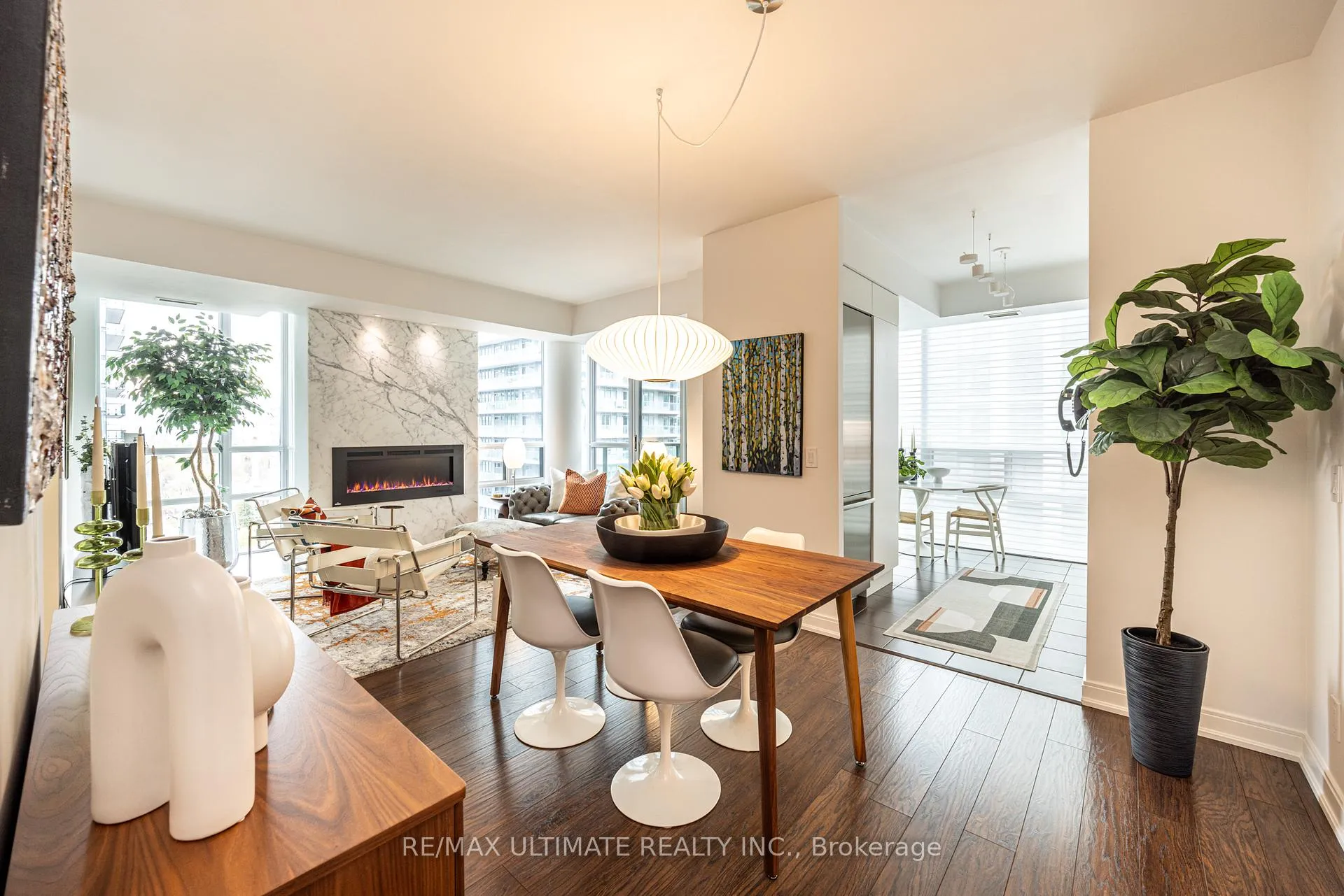 Photo 4 of Unit 1403, 88 Broadway Avenue, Toronto, Mount Pleasant West — HOMEH