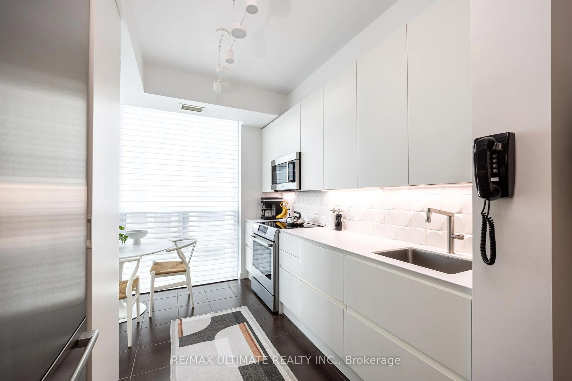 Photo 7 of Unit 1403, 88 Broadway Avenue, Toronto, Mount Pleasant West — HOMEH