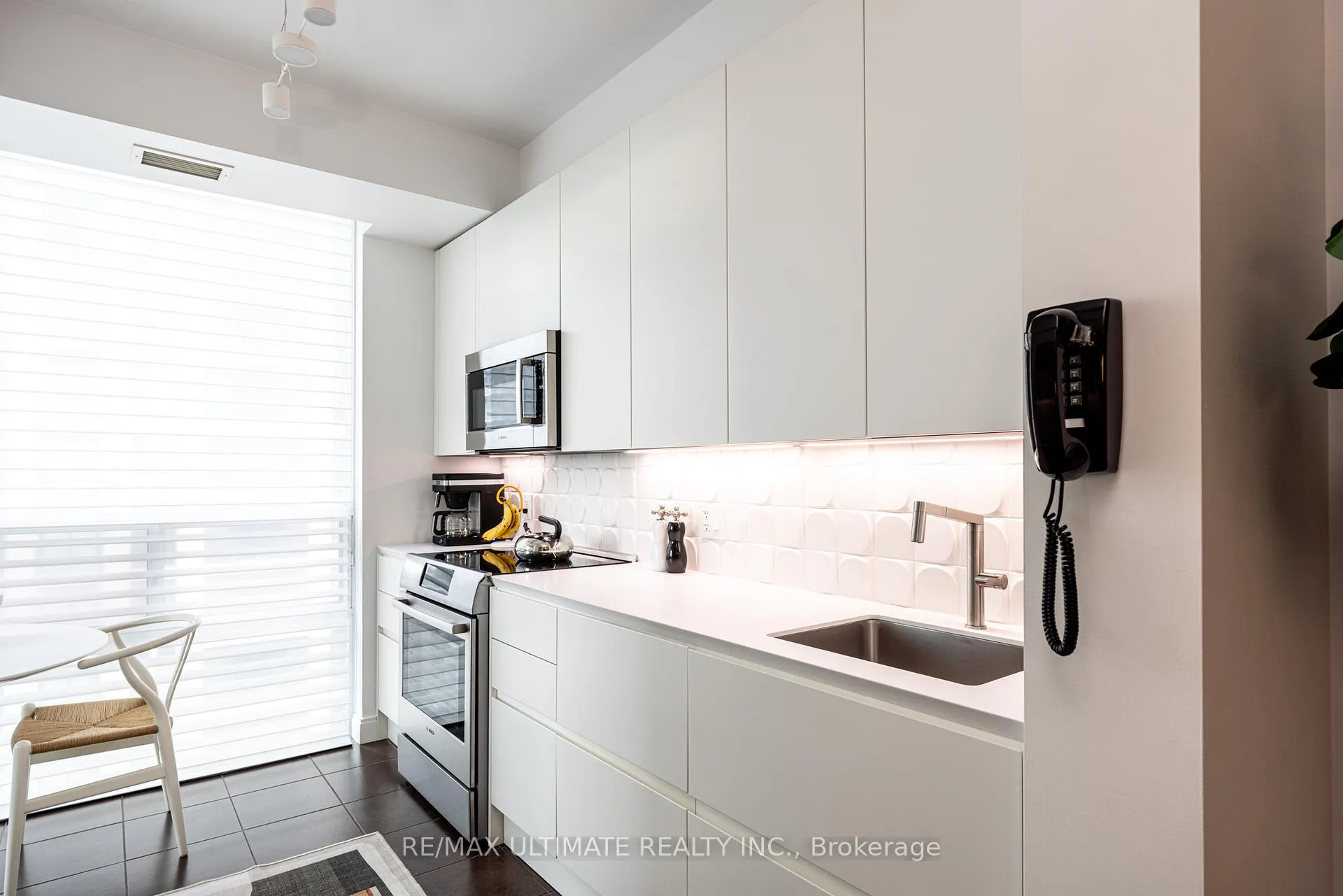 Photo 8 of Unit 1403, 88 Broadway Avenue, Toronto, Mount Pleasant West — HOMEH