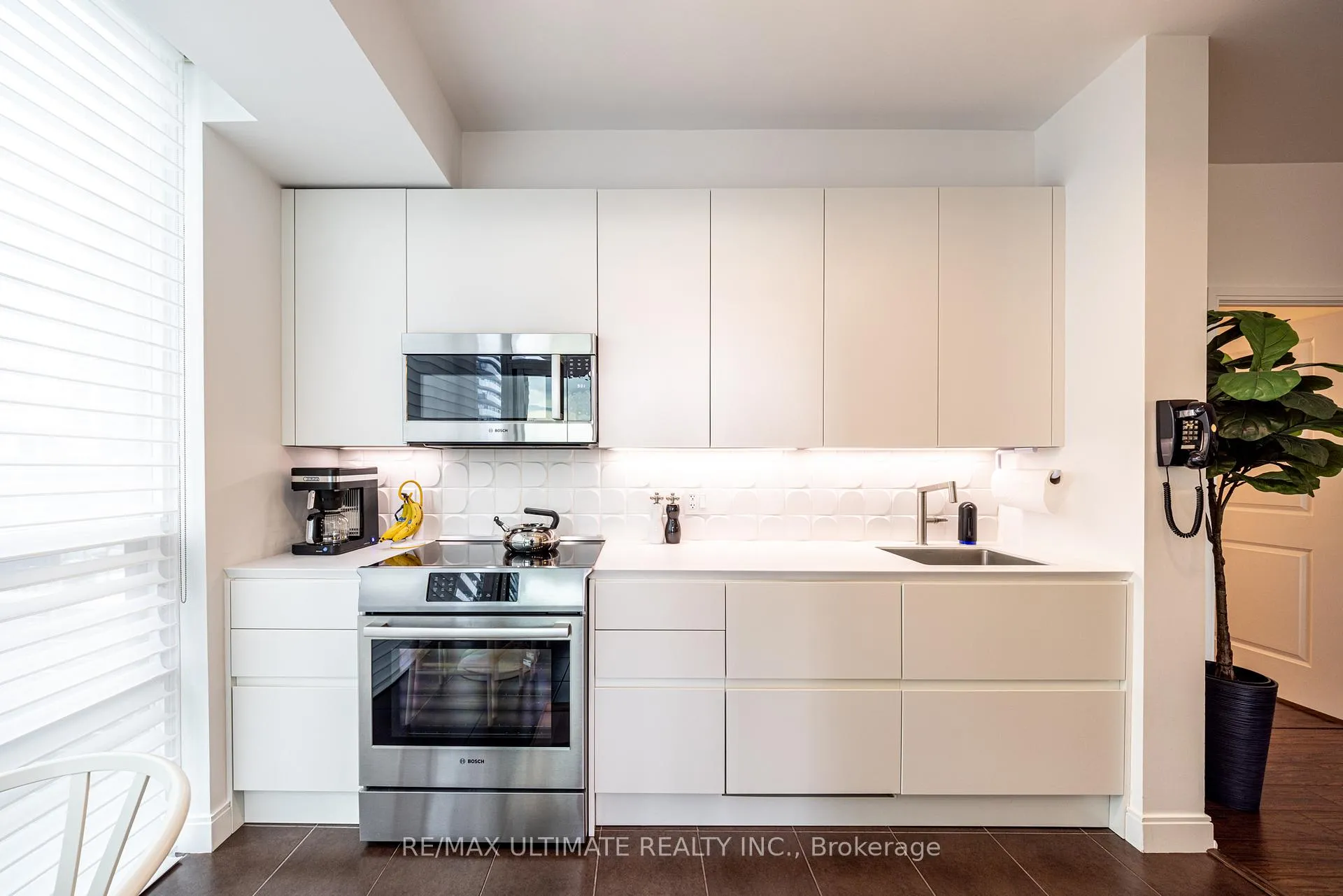 Photo 15 of Unit 1403, 88 Broadway Avenue, Toronto, Mount Pleasant West — HOMEH