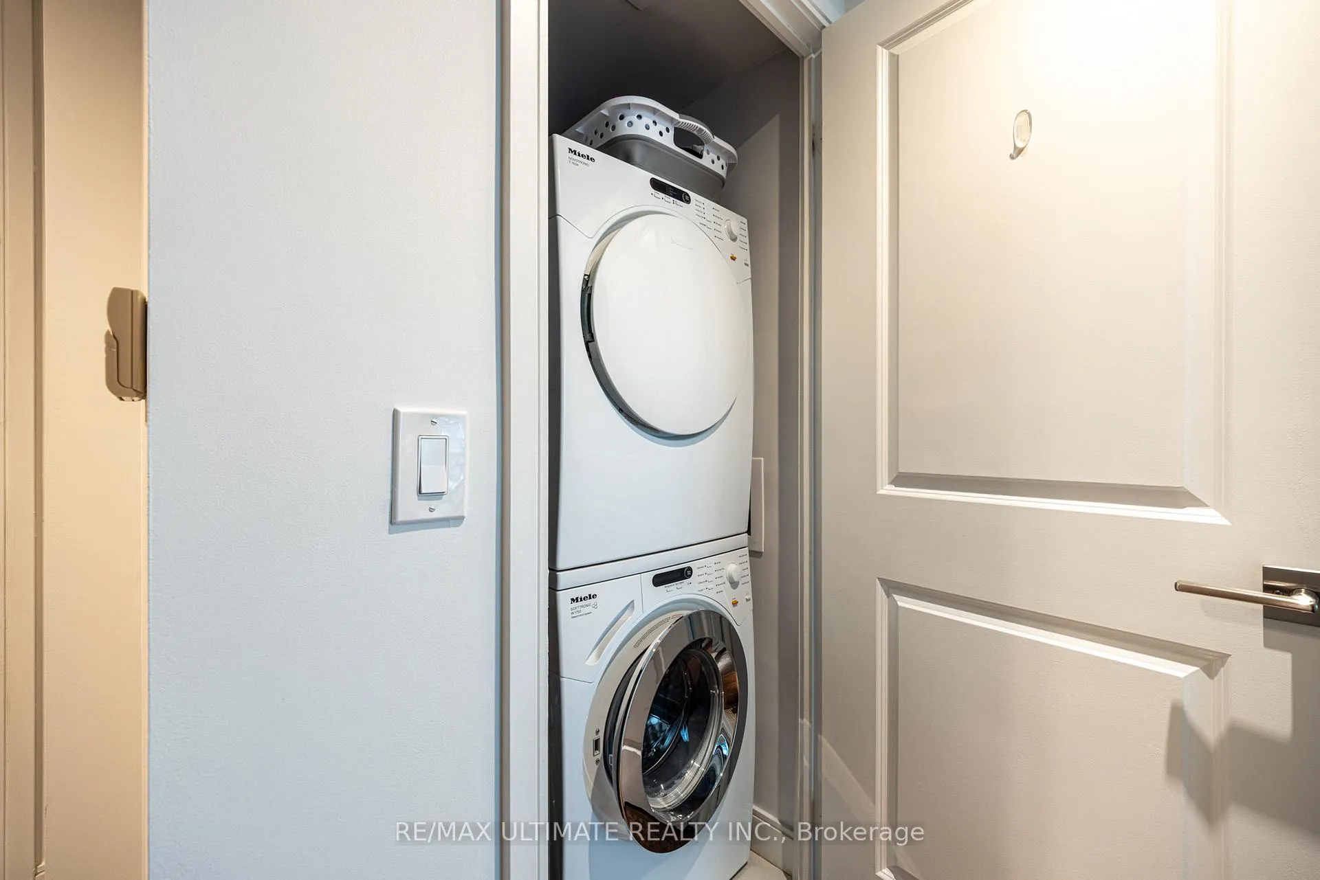 Photo 45 of Unit 1403, 88 Broadway Avenue, Toronto, Mount Pleasant West — HOMEH
