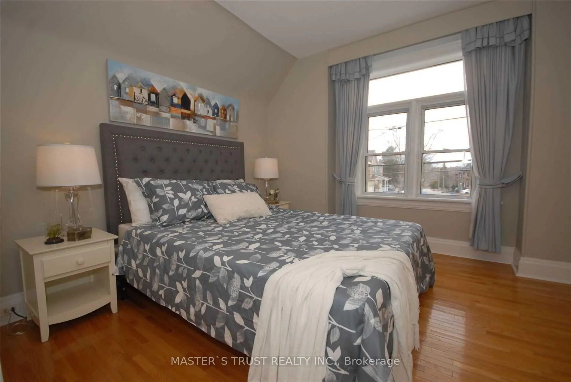 Photo 7 of 354 Main Street N, Markham, Old Markham Village — HOMEH