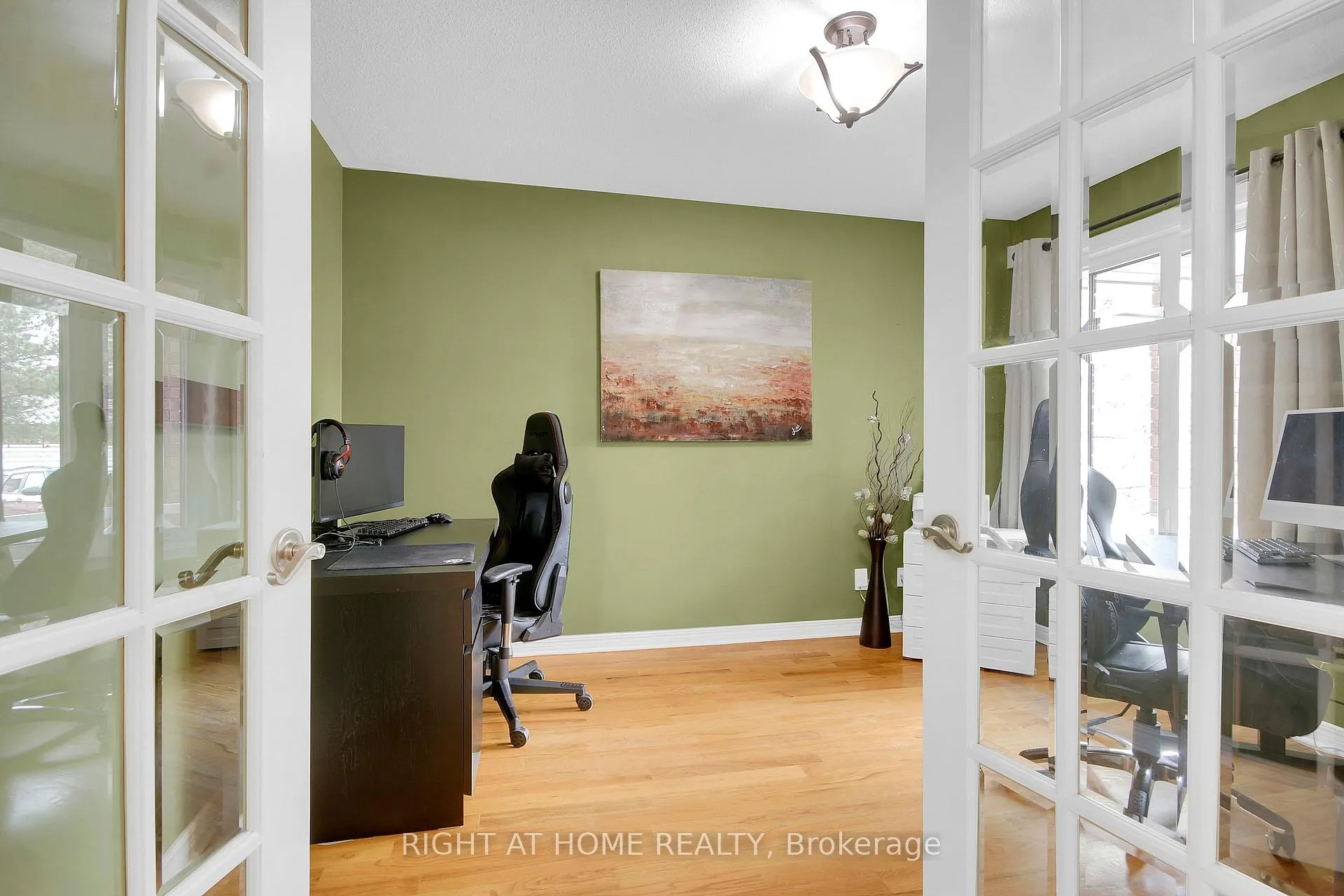 Photo 3 of 4162 Wolfe Point Way, Ottawa, Riverside South/Gloucester Glen — HOMEH