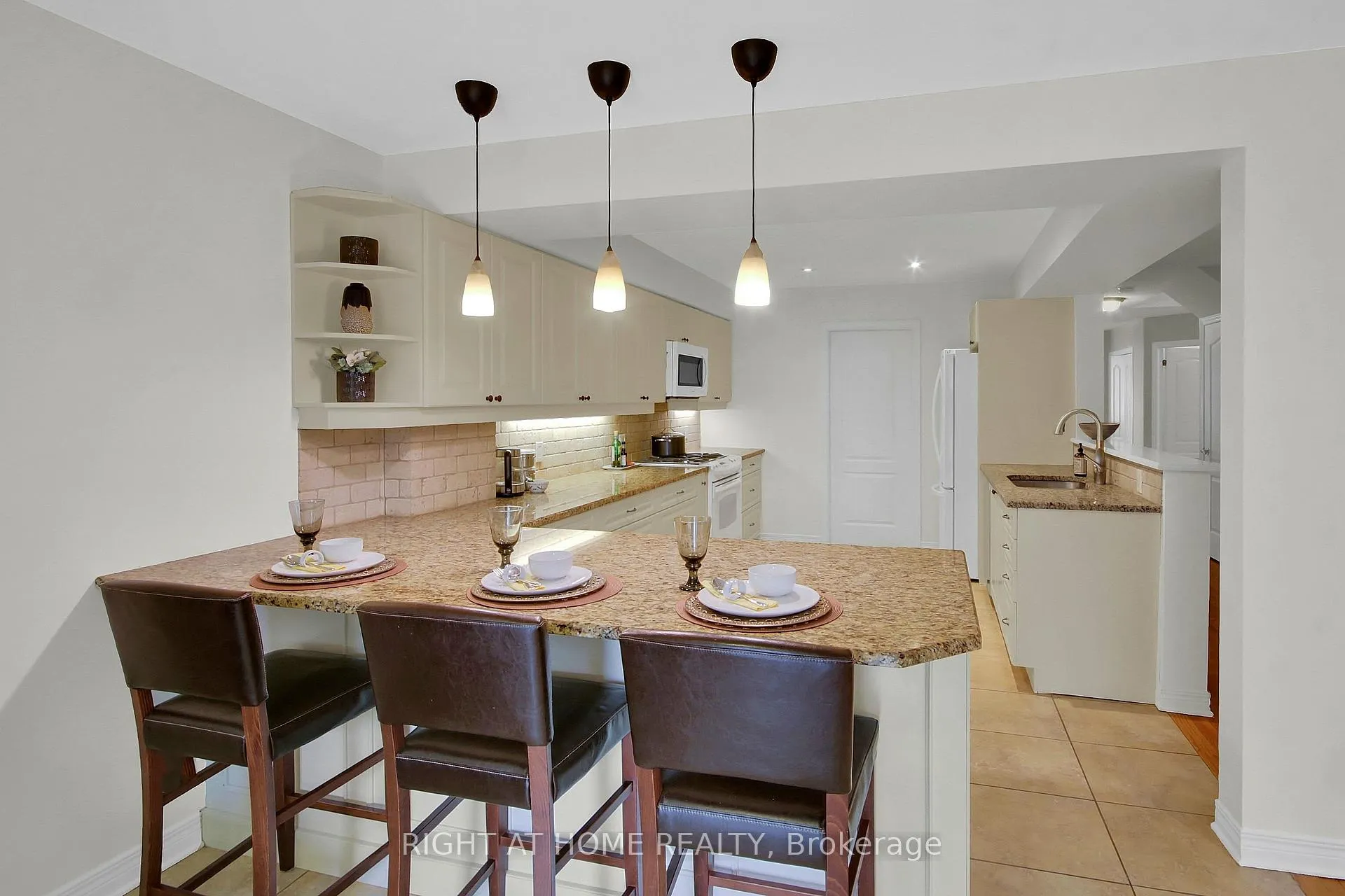 Photo 13 of 4162 Wolfe Point Way, Ottawa, Riverside South/Gloucester Glen — HOMEH