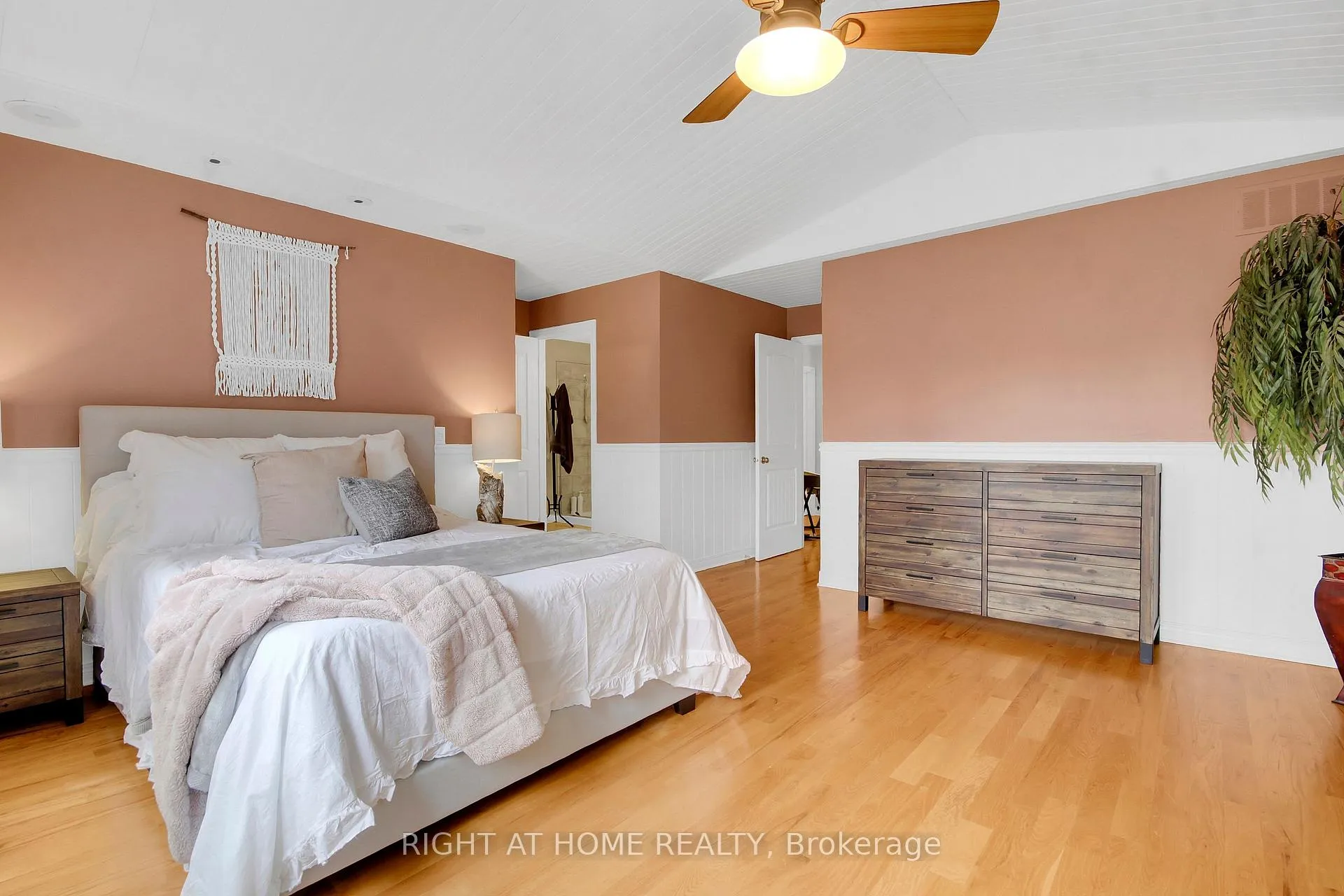 Photo 23 of 4162 Wolfe Point Way, Ottawa, Riverside South/Gloucester Glen — HOMEH