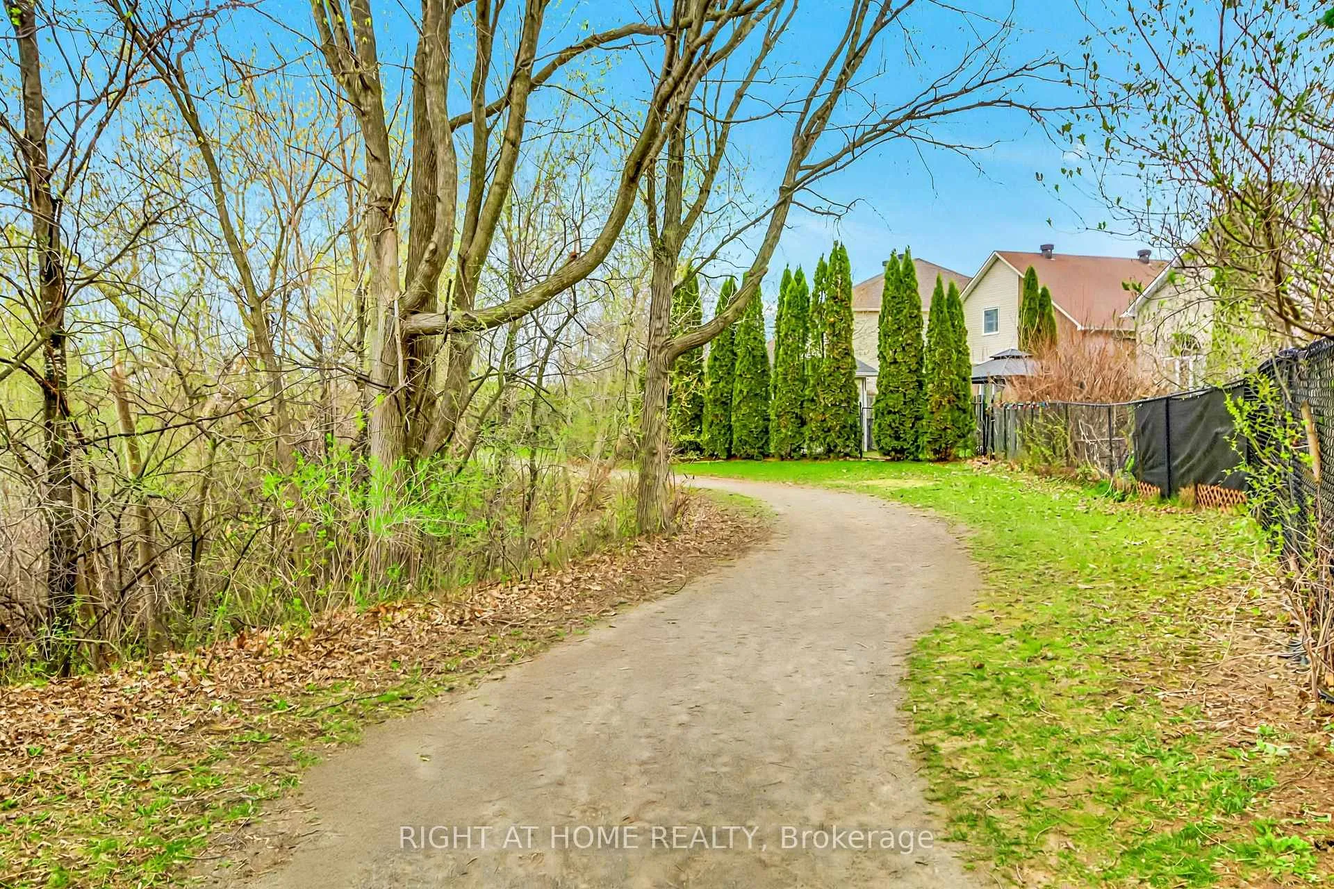Photo 44 of 4162 Wolfe Point Way, Ottawa, Riverside South/Gloucester Glen — HOMEH
