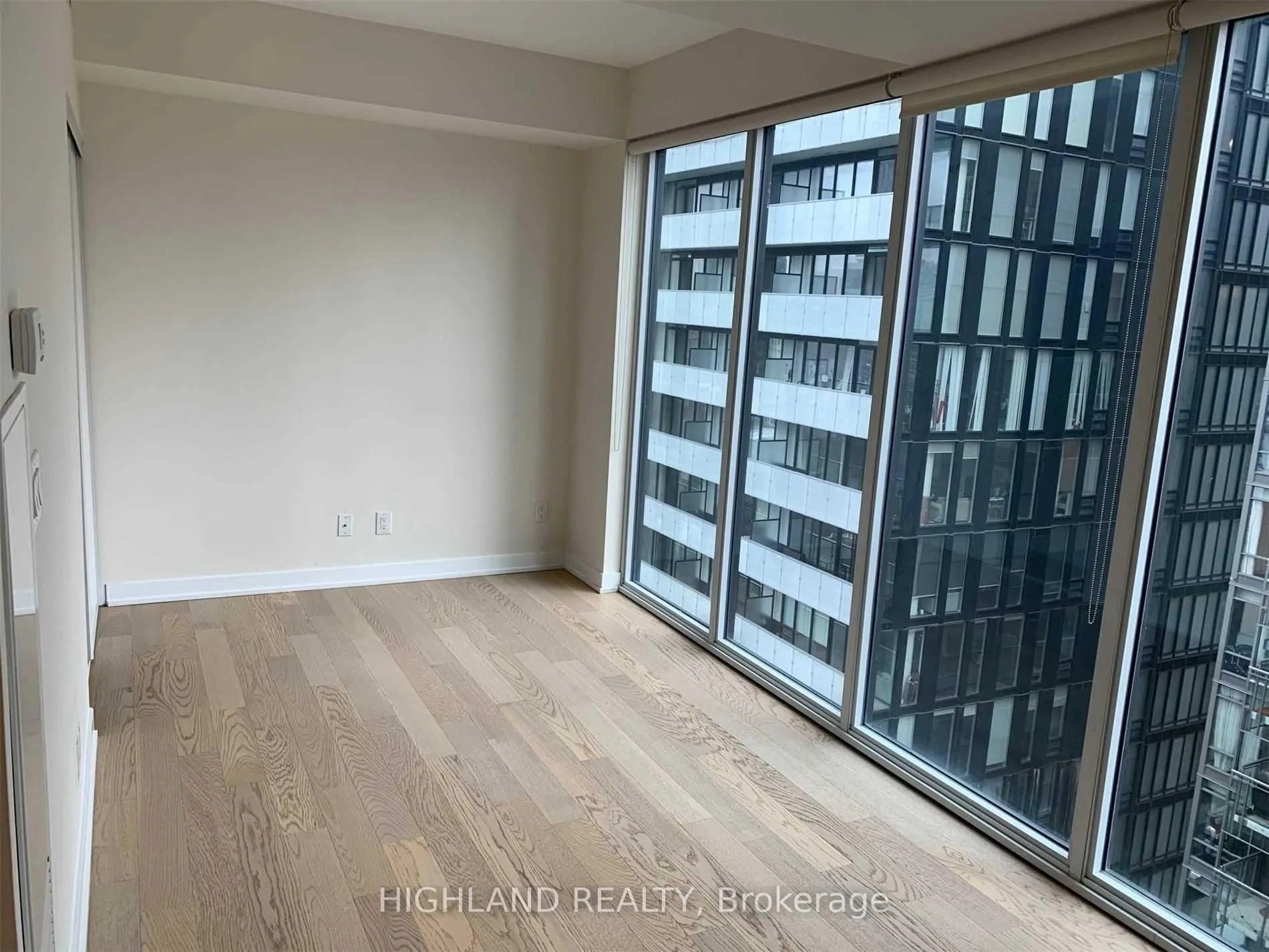 Photo 4 of Unit 1606, 17 Dundonald Street, Toronto, Church-Yonge Corridor — HOMEH