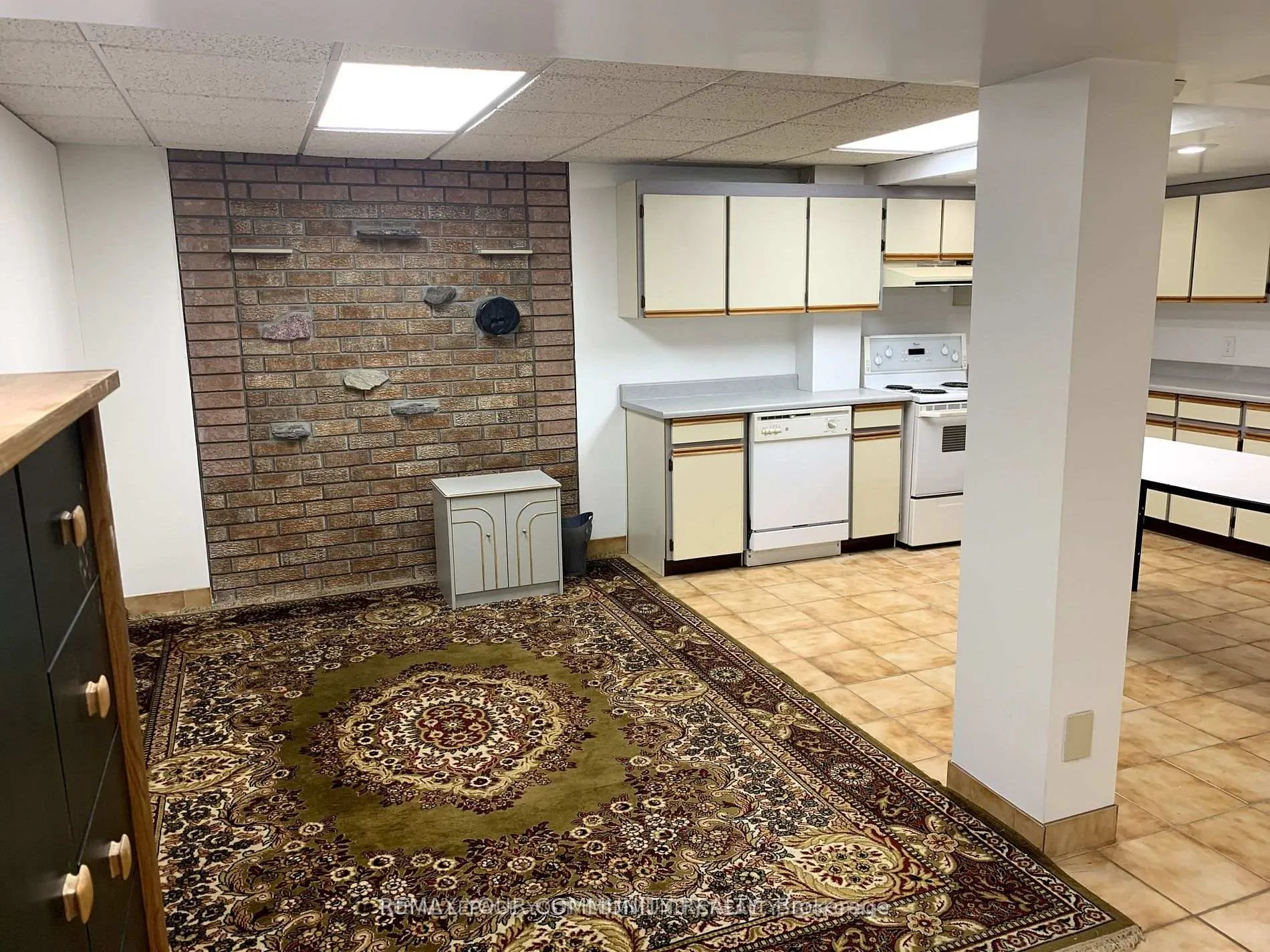 Photo 4 of Unit BSMT, 136 Dina Road, Vaughan, Maple — HOMEH