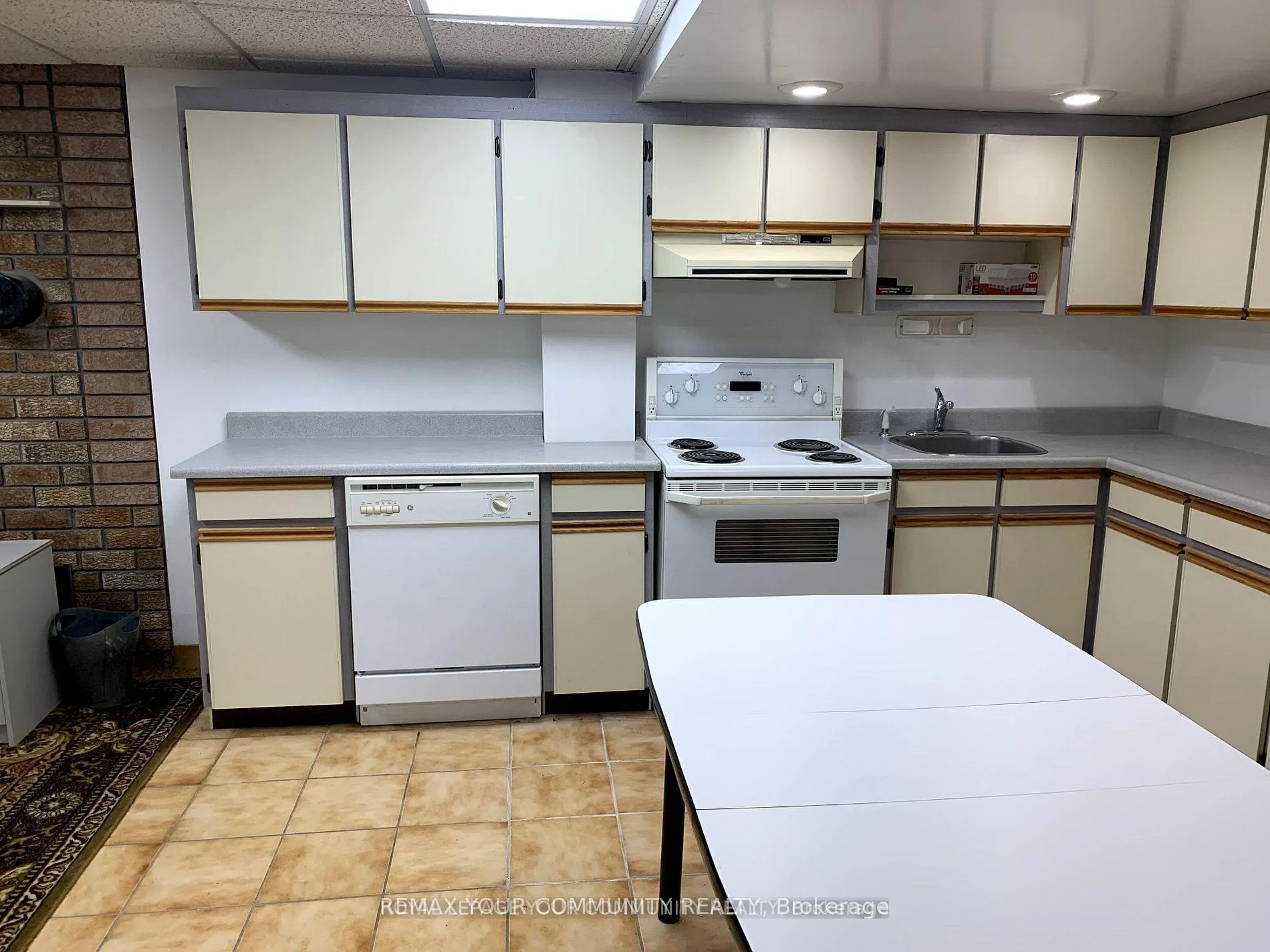Photo 8 of Unit BSMT, 136 Dina Road, Vaughan, Maple — HOMEH