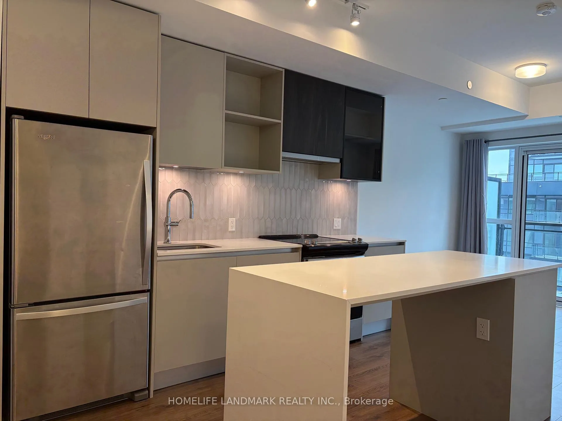 Photo 6 of Unit 814, 405 Dundas Street W, Oakville, Glenorchy — HOMEH