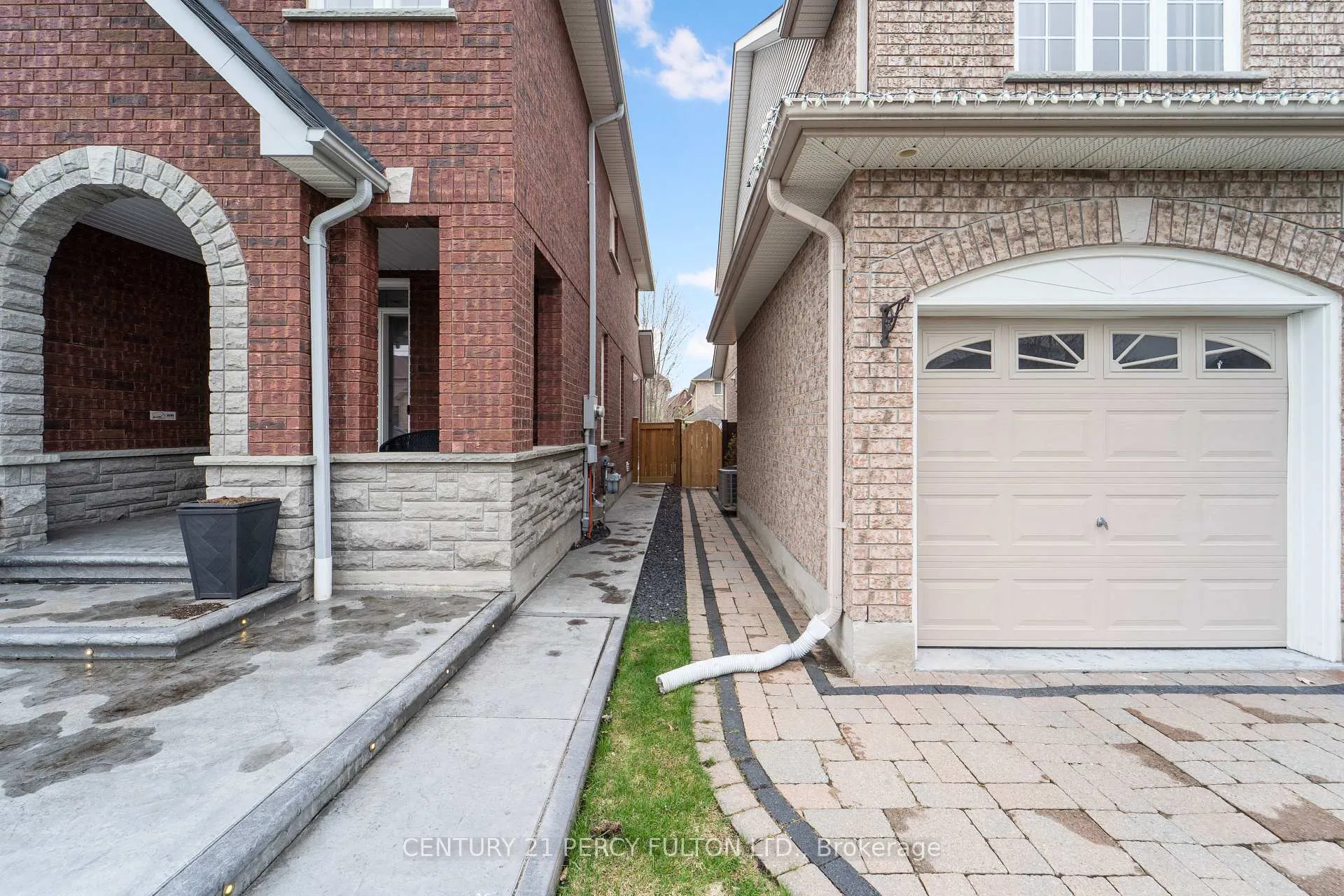 Photo 2 of Unit Basement, 2337 Pindar Crescent, Oshawa, Kedron — HOMEH