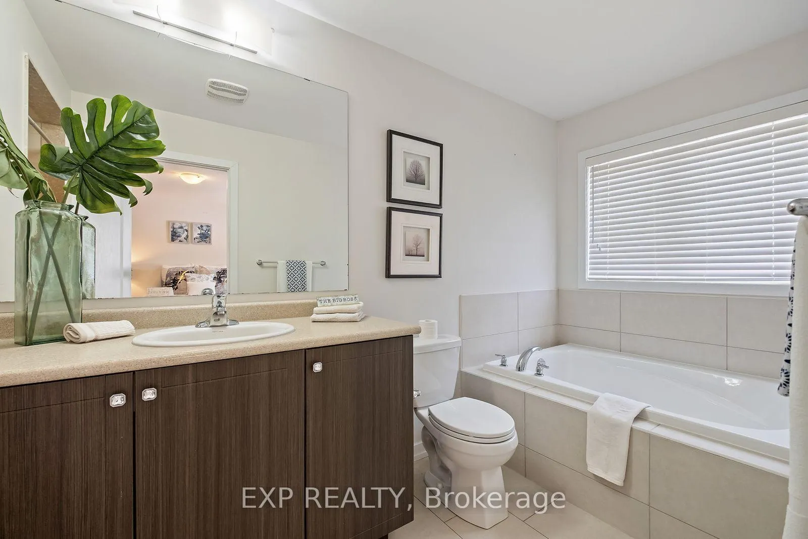 Photo 15 of 21 Hoover Road, Brampton, Northwest Brampton — HOMEH