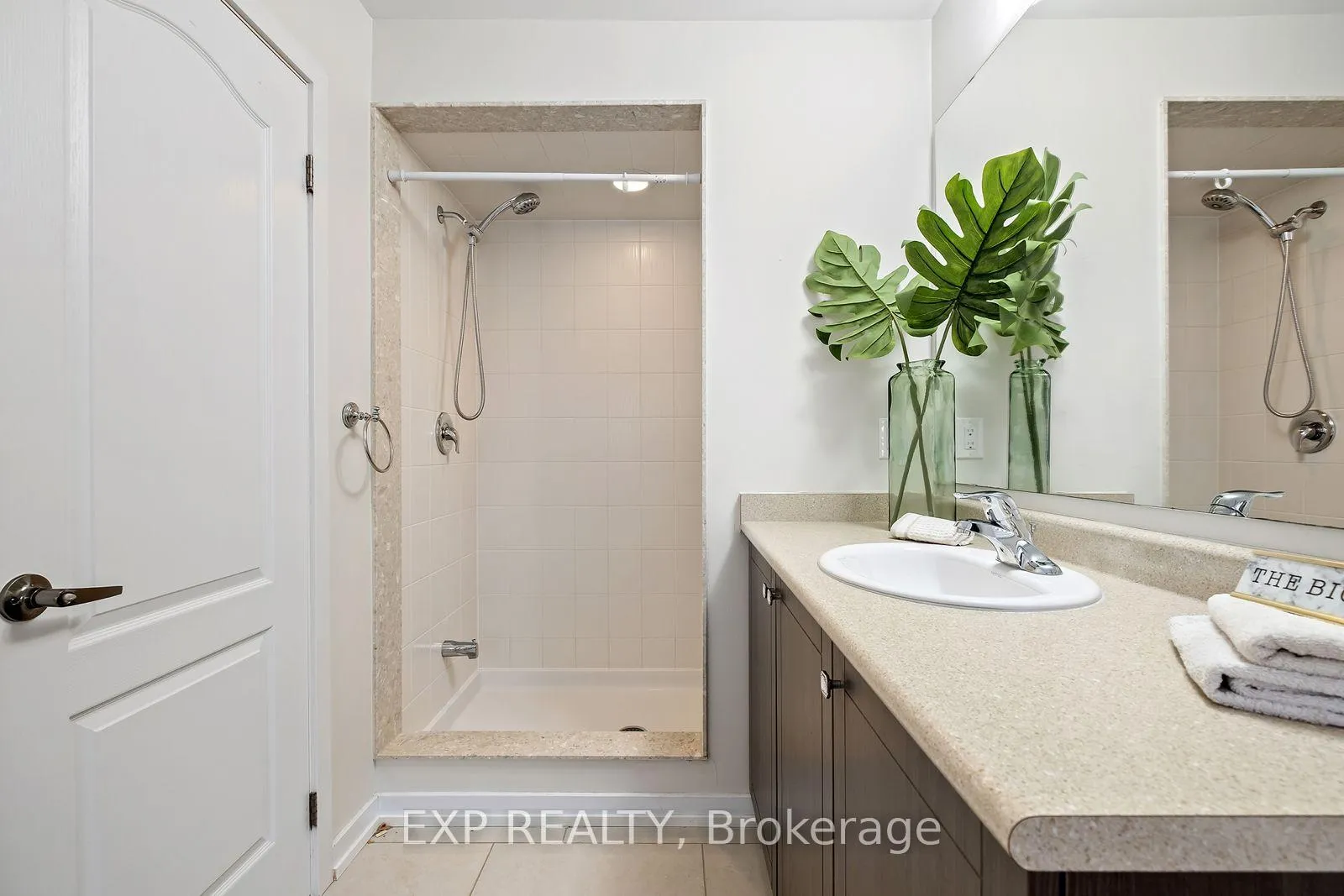 Photo 19 of 21 Hoover Road, Brampton, Northwest Brampton — HOMEH