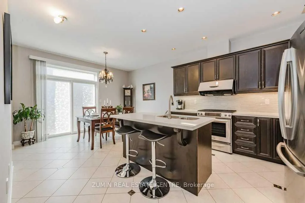 Photo 4 of 4633 Cornerstone Drive, Burlington, Alton — HOMEH