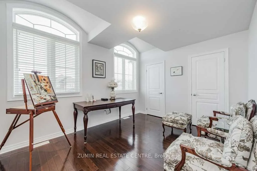 Photo 10 of 4633 Cornerstone Drive, Burlington, Alton — HOMEH