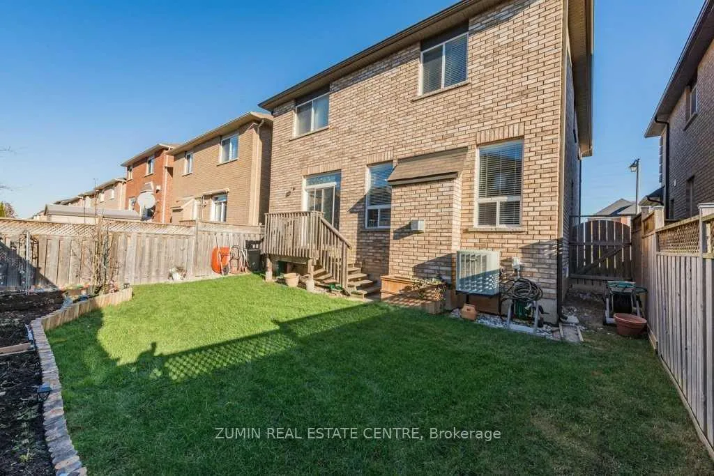 Photo 12 of 4633 Cornerstone Drive, Burlington, Alton — HOMEH