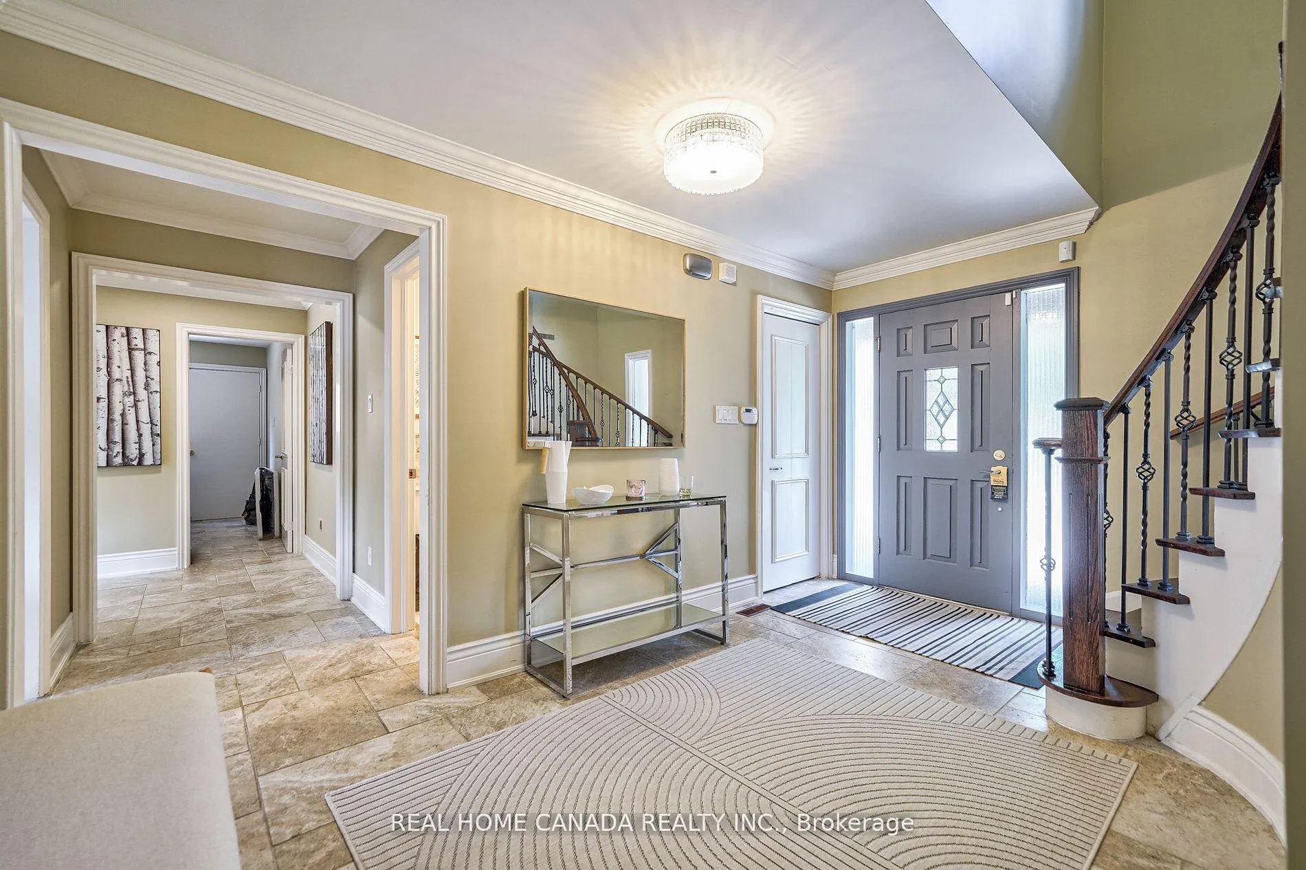 Photo 4 of 82 Arkendo Drive, Oakville, Ford — HOMEH