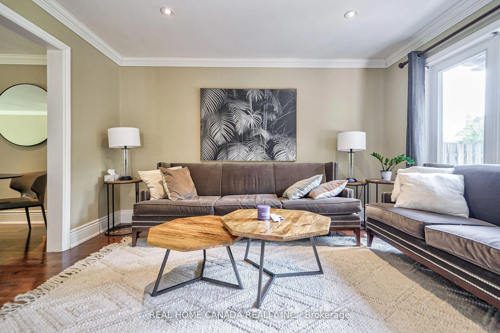 Photo 10 of 82 Arkendo Drive, Oakville, Ford — HOMEH