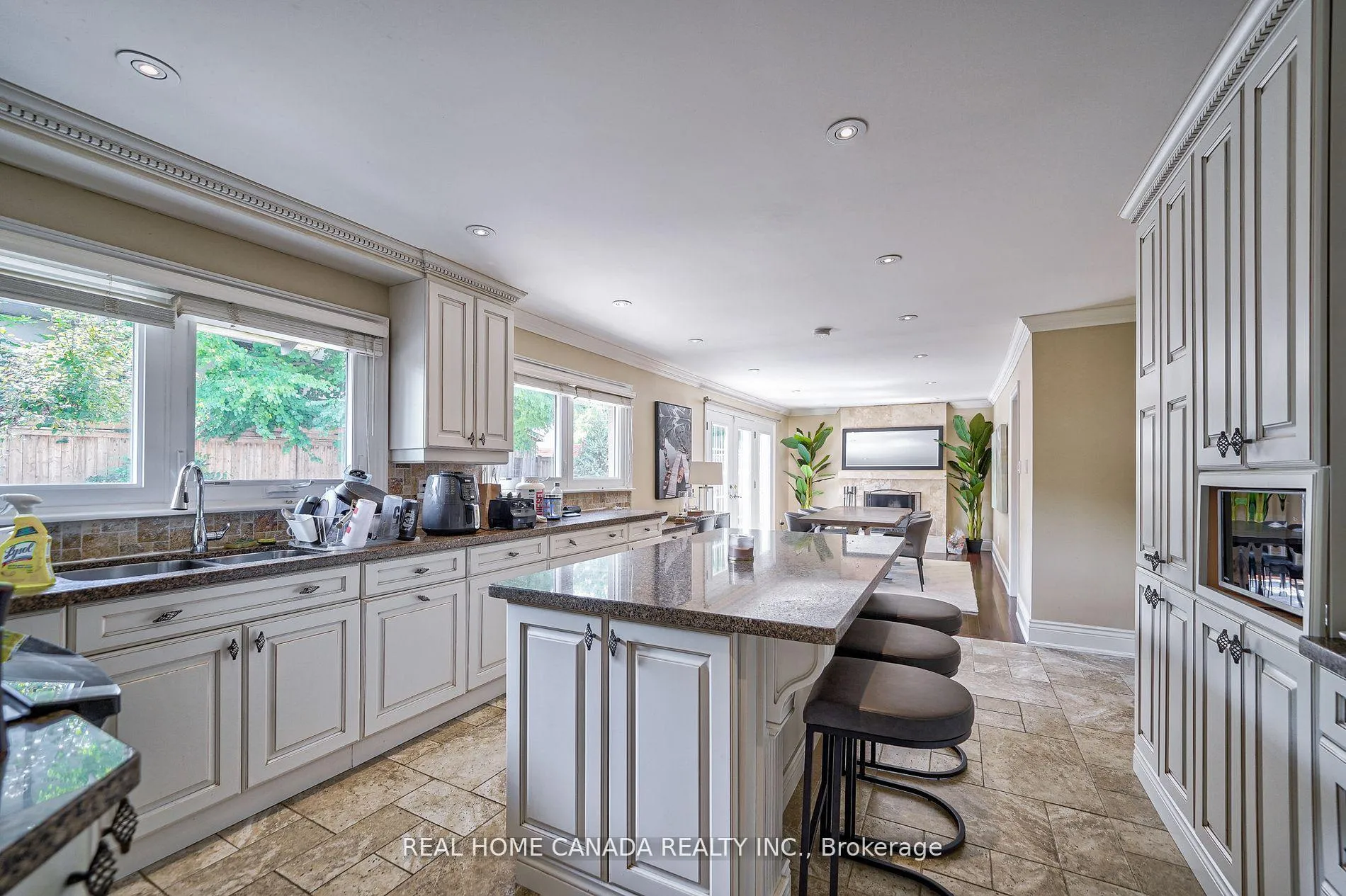 Photo 11 of 82 Arkendo Drive, Oakville, Ford — HOMEH