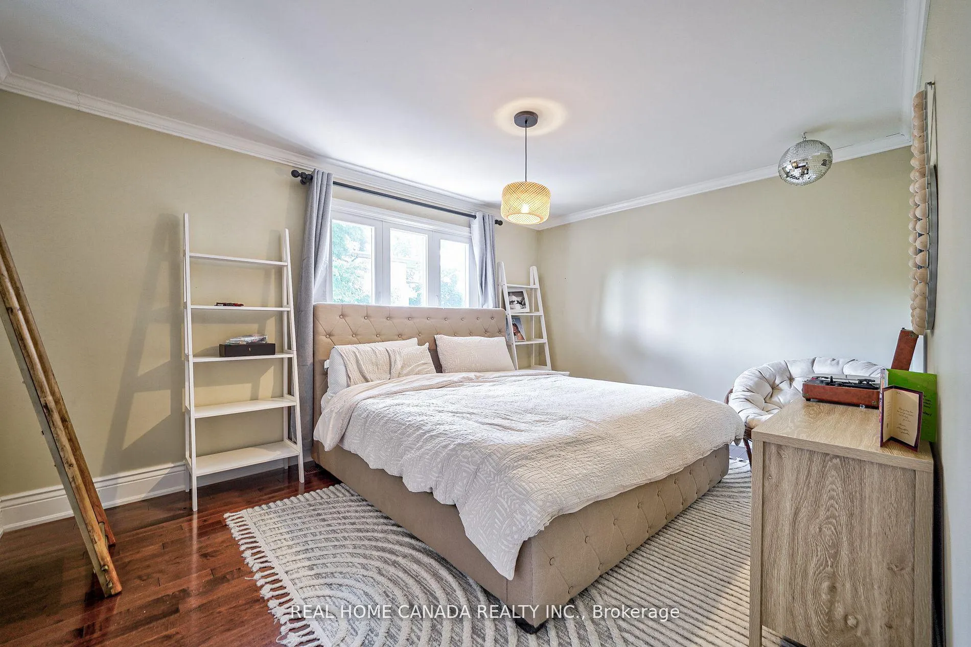 Photo 22 of 82 Arkendo Drive, Oakville, Ford — HOMEH