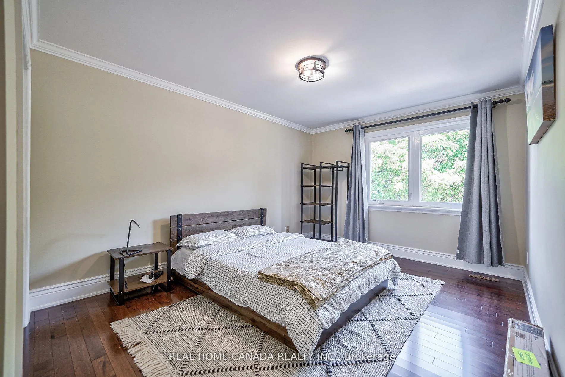 Photo 23 of 82 Arkendo Drive, Oakville, Ford — HOMEH