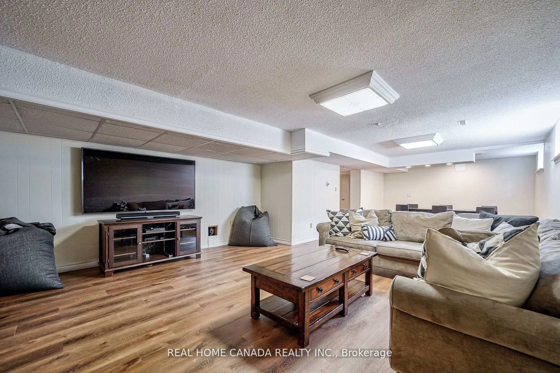 Photo 27 of 82 Arkendo Drive, Oakville, Ford — HOMEH