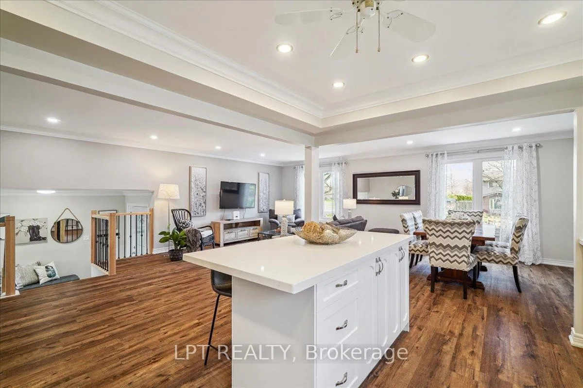Photo 19 of 26 Wright Crescent S, Caledon, Bolton North — HOMEH